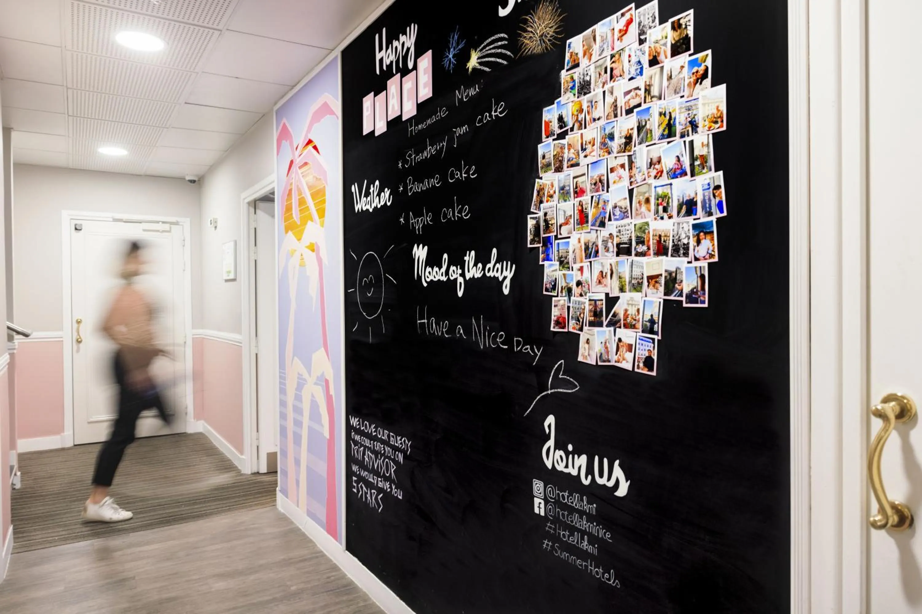 Communal lounge/ TV room in Best Western Hotel Lakmi Nice