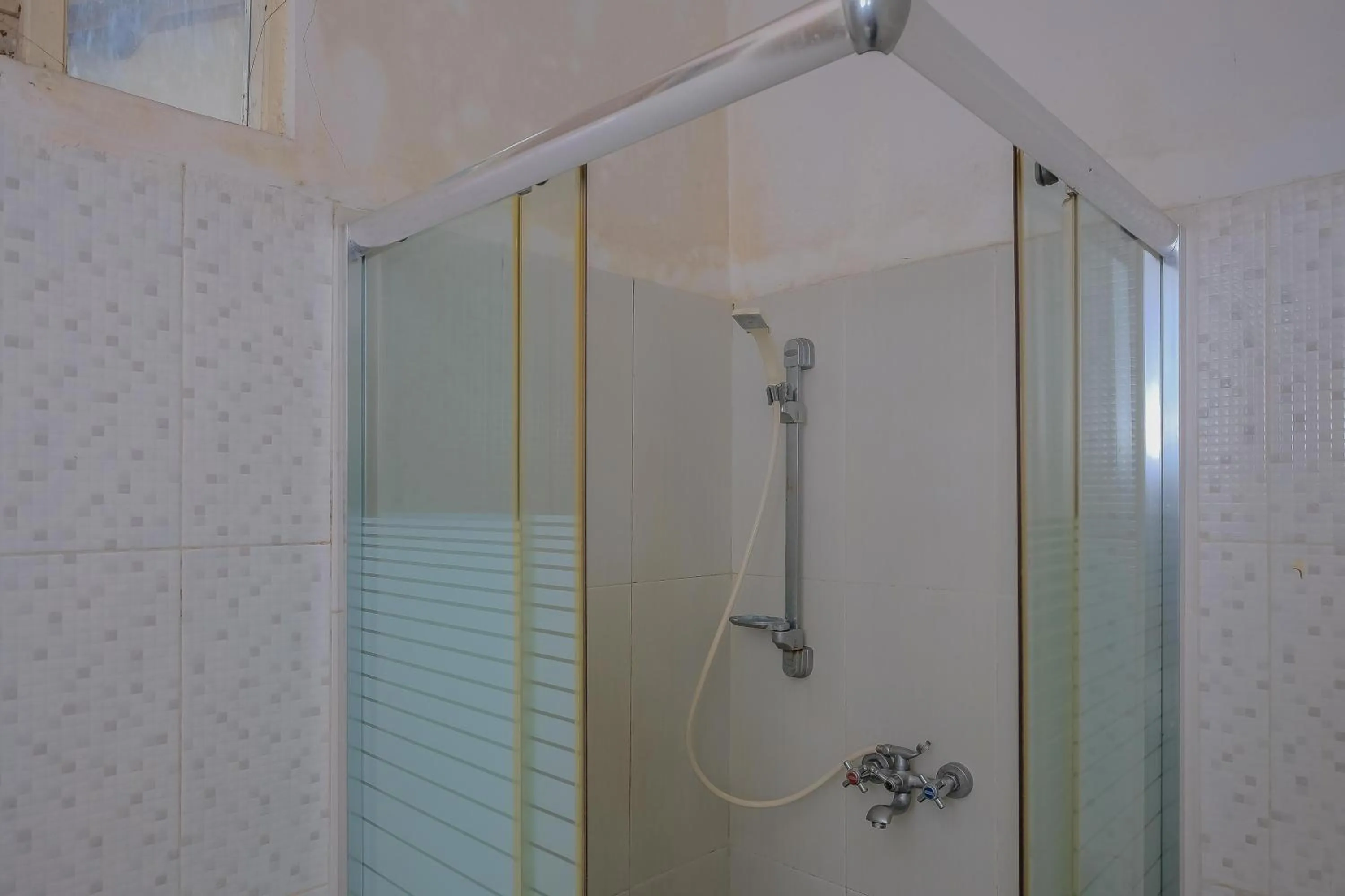 RedDoorz Syariah near Museum Lambung Mangkurat 2