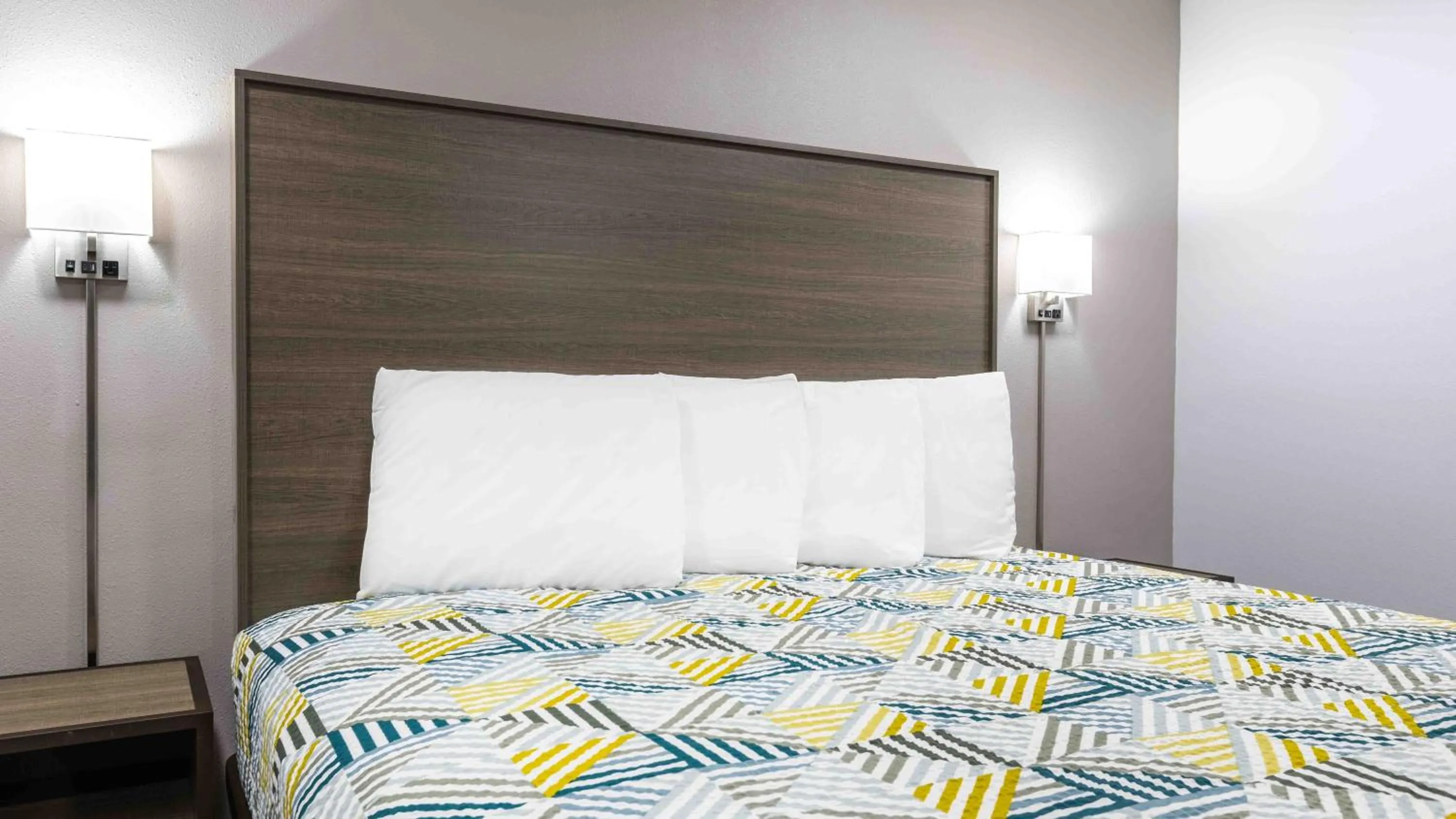 Bed in Motel 6 Hickory NC