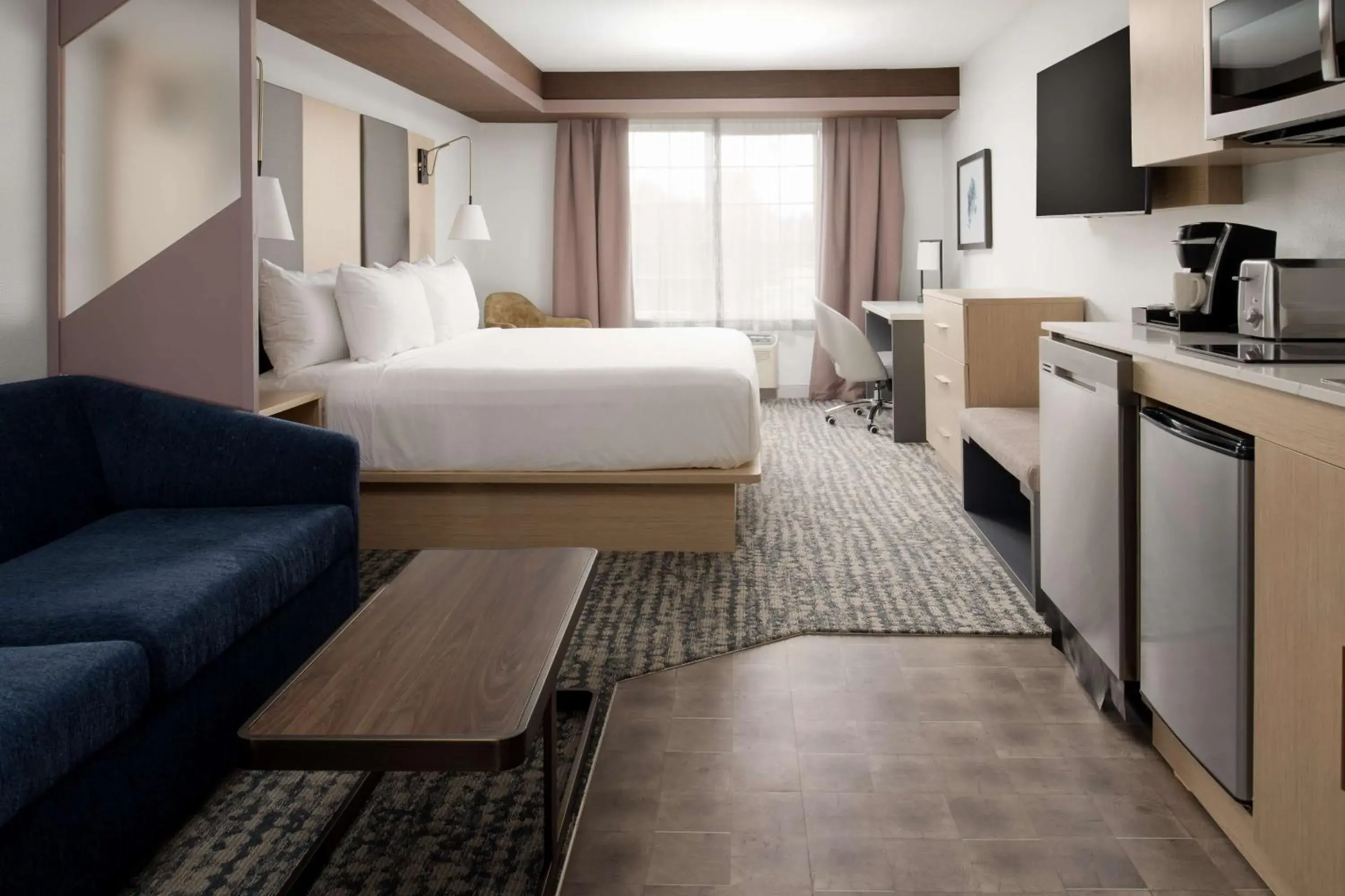 King Room with Sofa Bed and Kitchenette in Best Western Premier Keizer Salem Hotel King Room with Sofa Bed and Kitchenette in Best Western Premier Keizer Salem Hotel