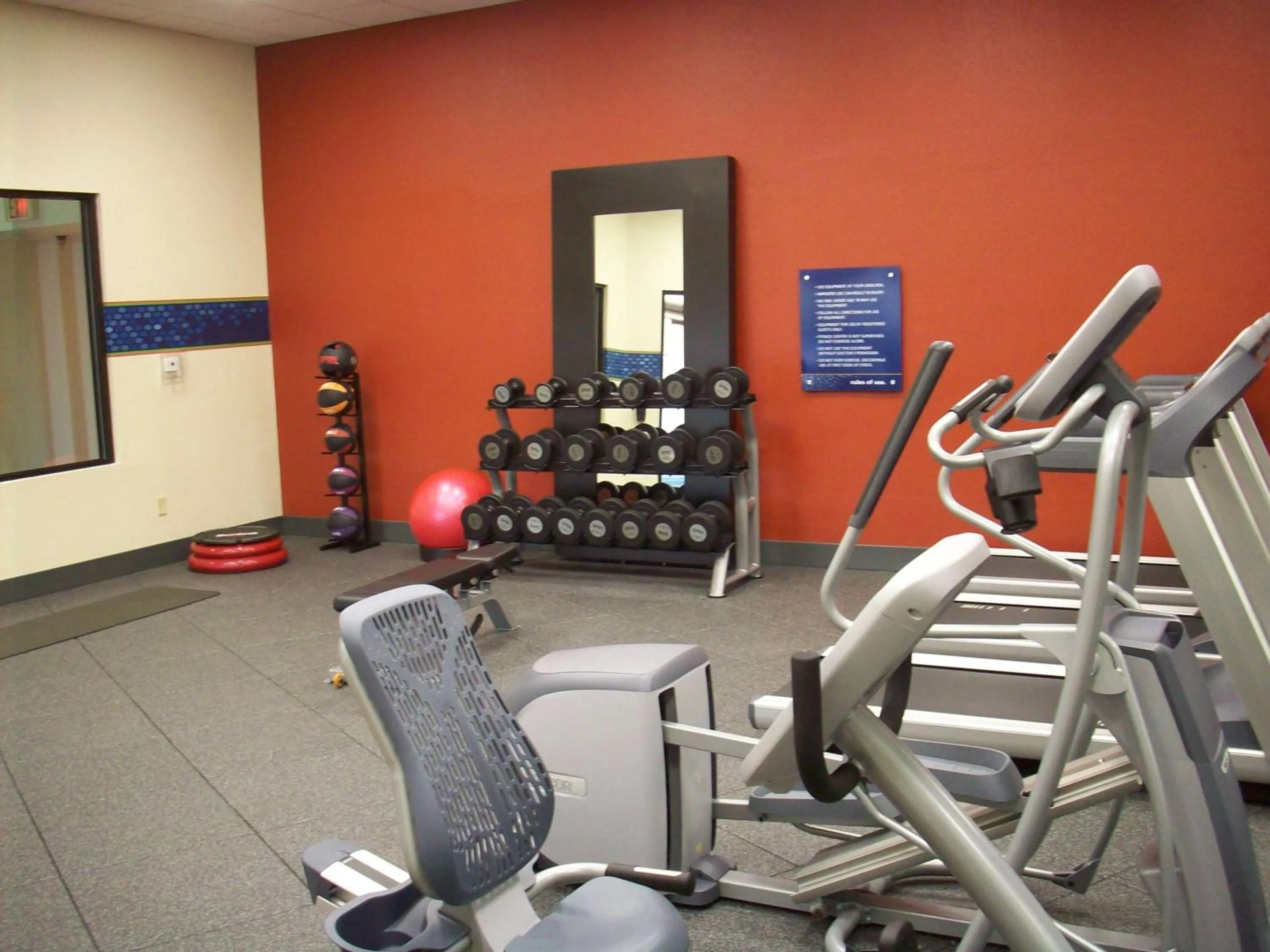 Fitness centre/facilities in Hampton Inn Uniontown