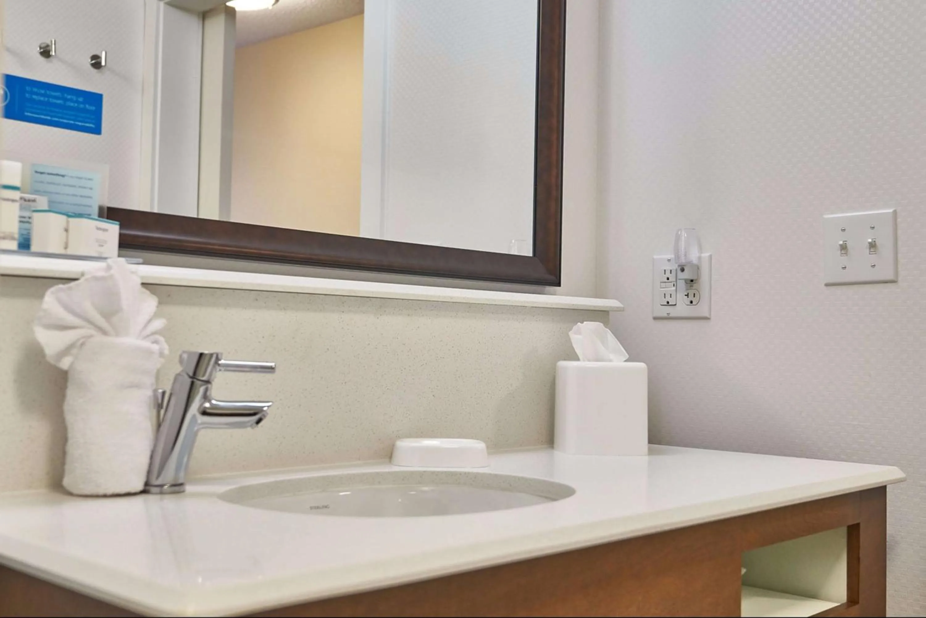 Bathroom in Hampton Inn Uniontown