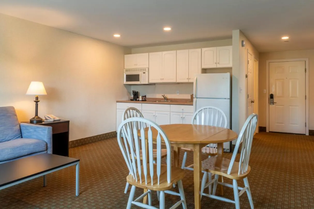Living room in Ogunquit Hotel and Suites