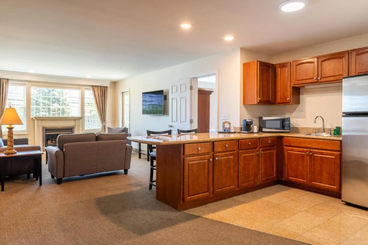 Living room in Ogunquit Hotel and Suites