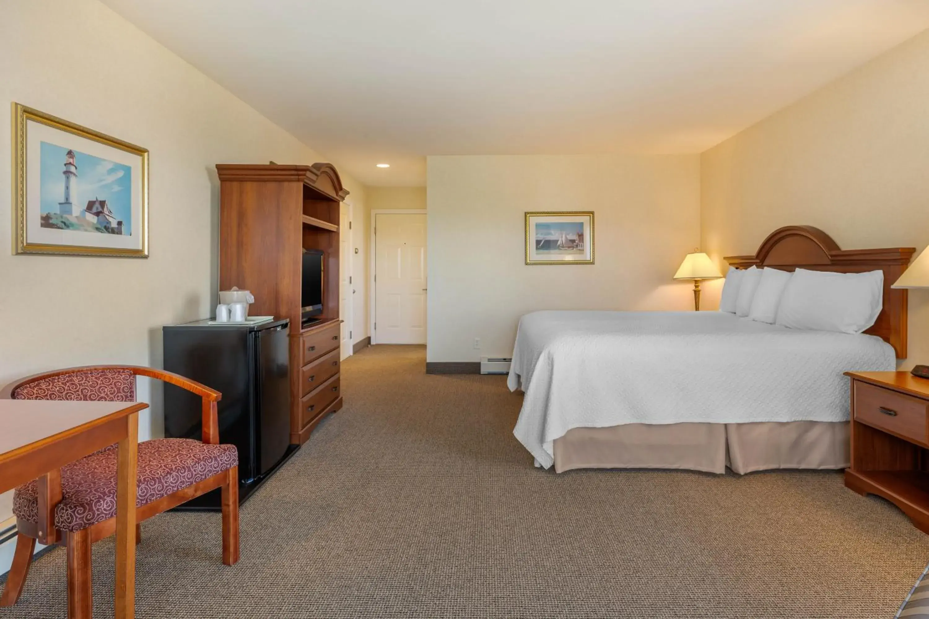 Photo of the whole room, Bed in Ogunquit Hotel and Suites Photo of the whole room, Bed in Ogunquit Hotel and Suites