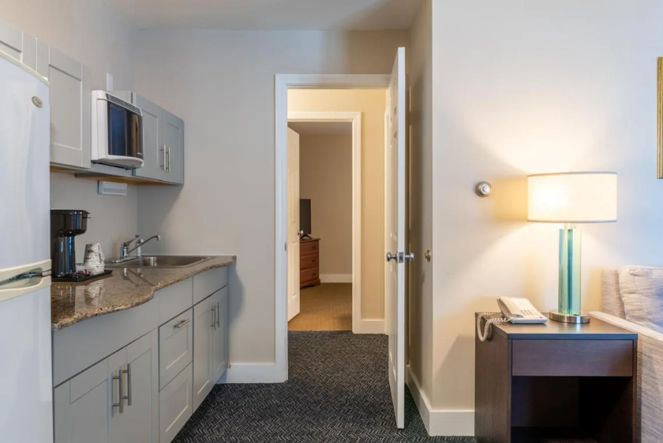 Kitchen or kitchenette in Ogunquit Hotel and Suites