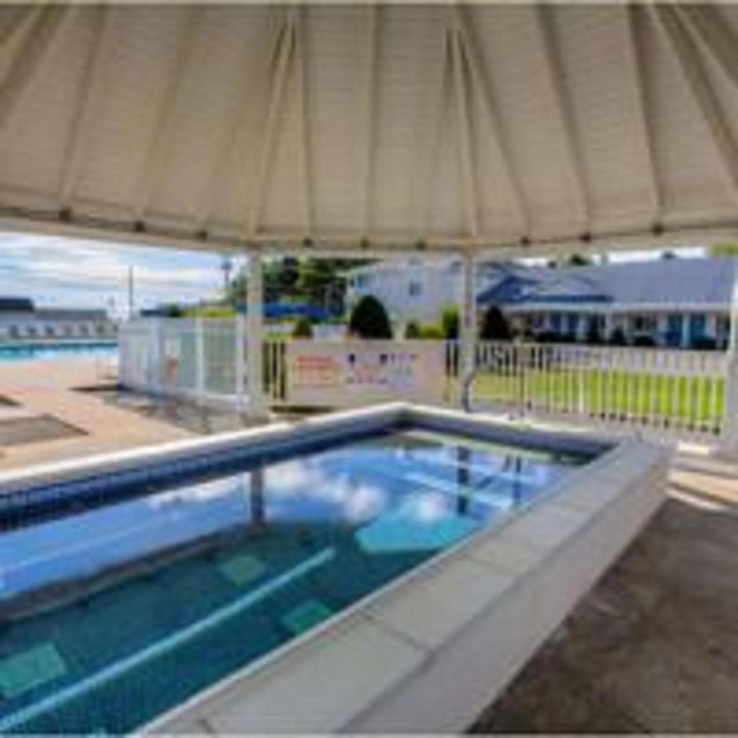 Swimming pool in Ogunquit Hotel and Suites