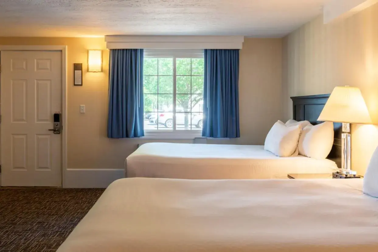 Bed in Ogunquit Hotel and Suites Bed in Ogunquit Hotel and Suites