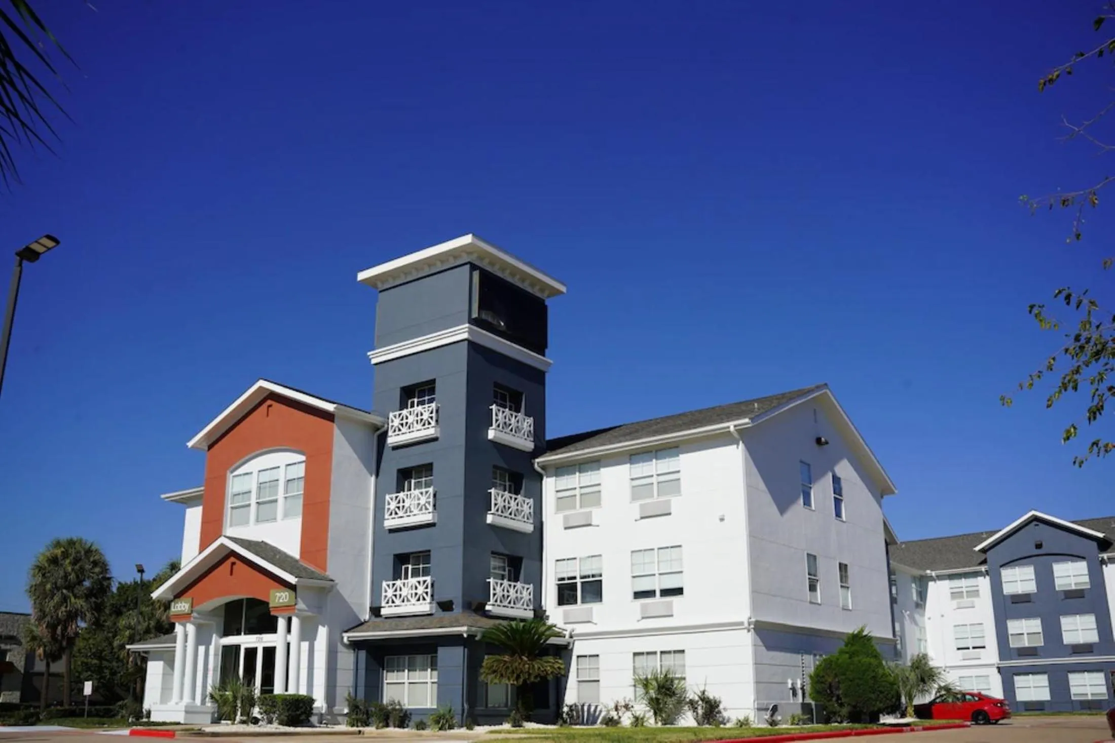 Property building in Candlewood Suites Houston Space Center - Webster