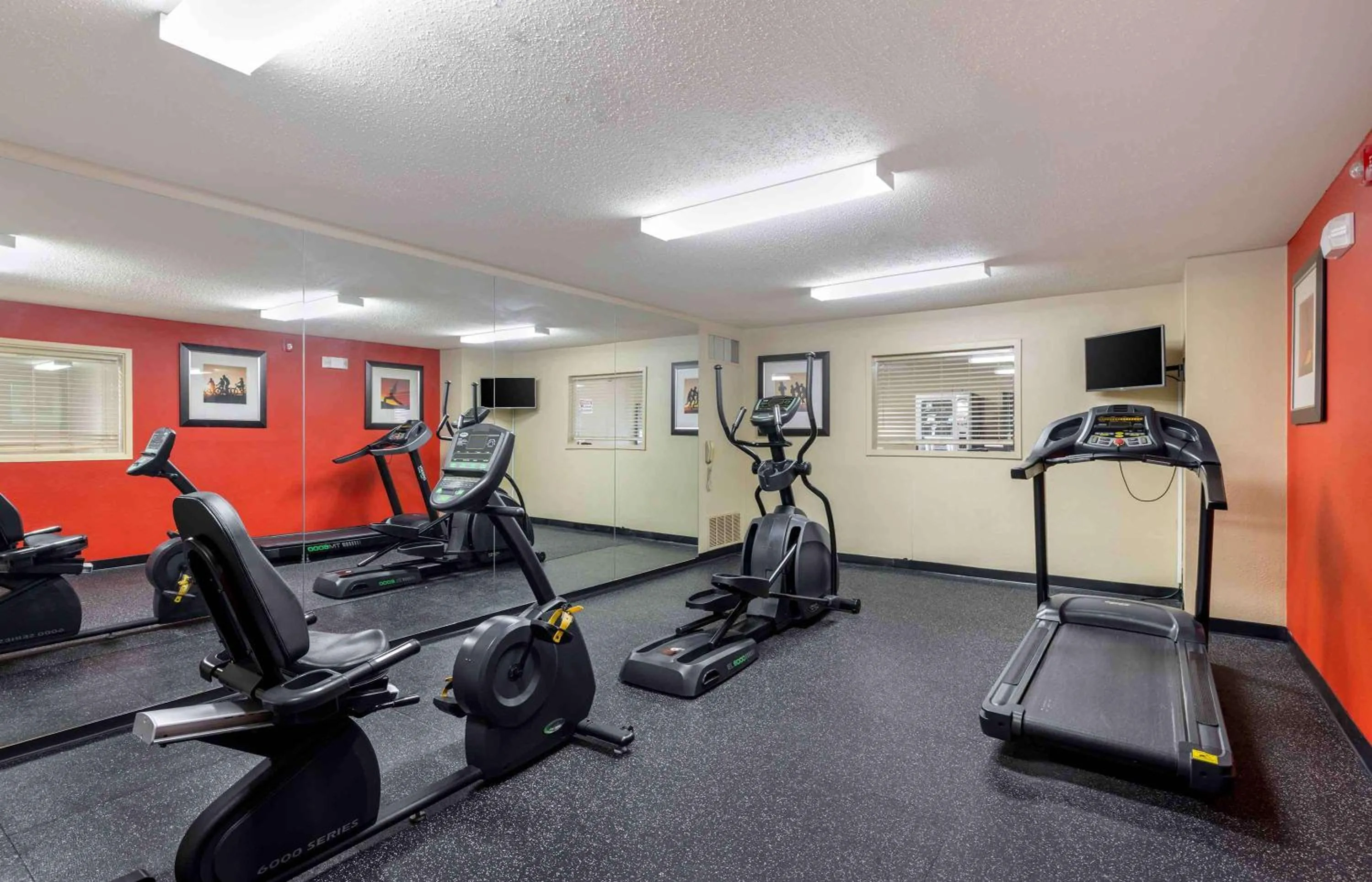 Fitness centre/facilities in Extended Stay America Suites - Omaha - West