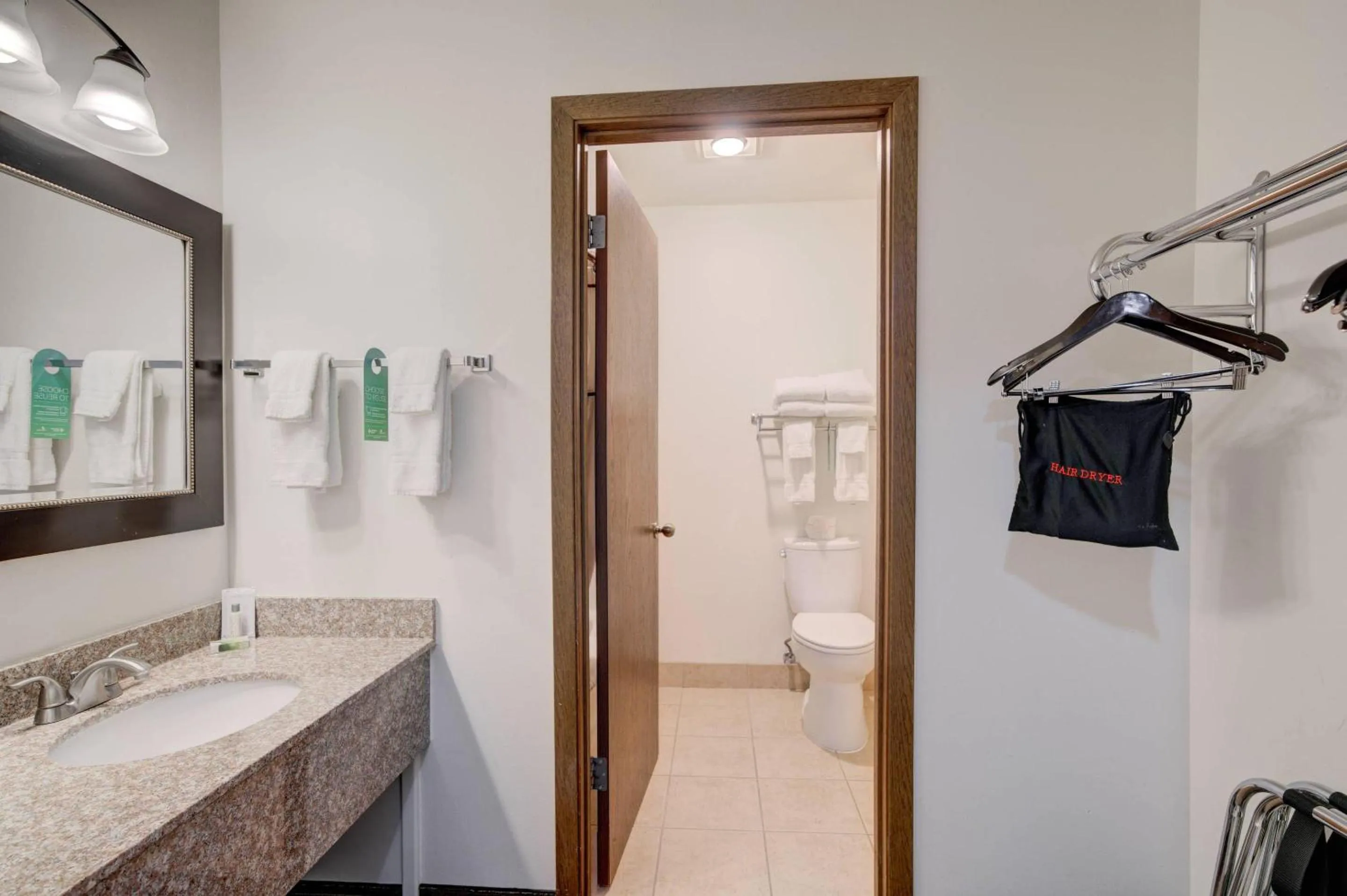 Bedroom in Ridgeline Hotel at Yellowstone, an Ascend Collection Hotel
