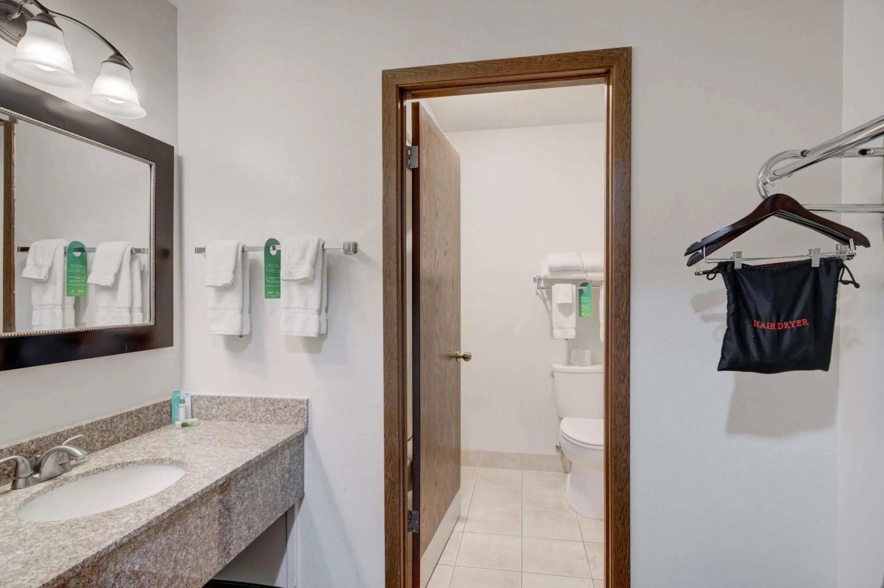 Bedroom in Ridgeline Hotel at Yellowstone, an Ascend Collection Hotel