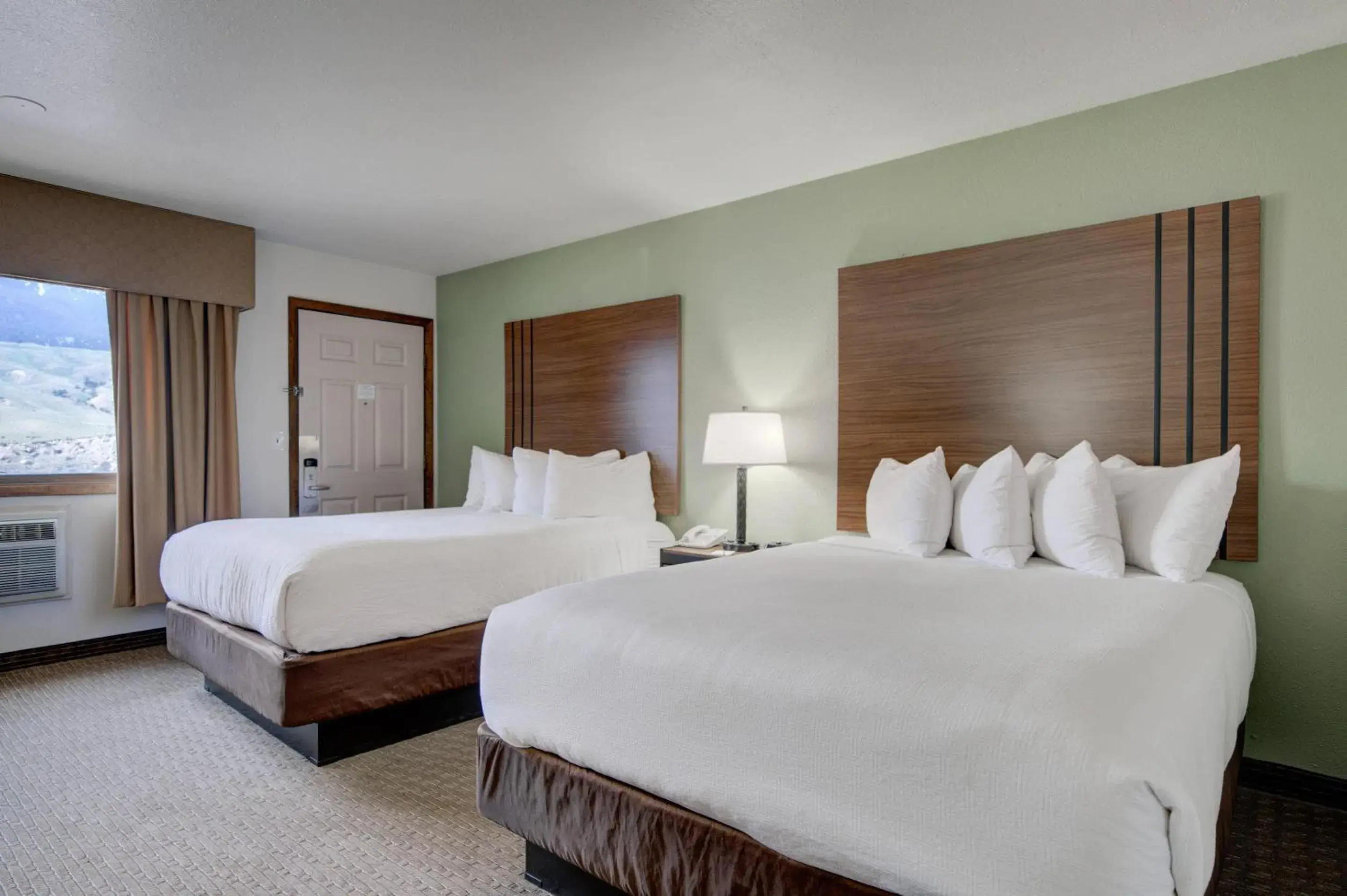 Bedroom, Bed in Ridgeline Hotel at Yellowstone, an Ascend Collection Hotel Bedroom, Bed in Ridgeline Hotel at Yellowstone, an Ascend Collection Hotel