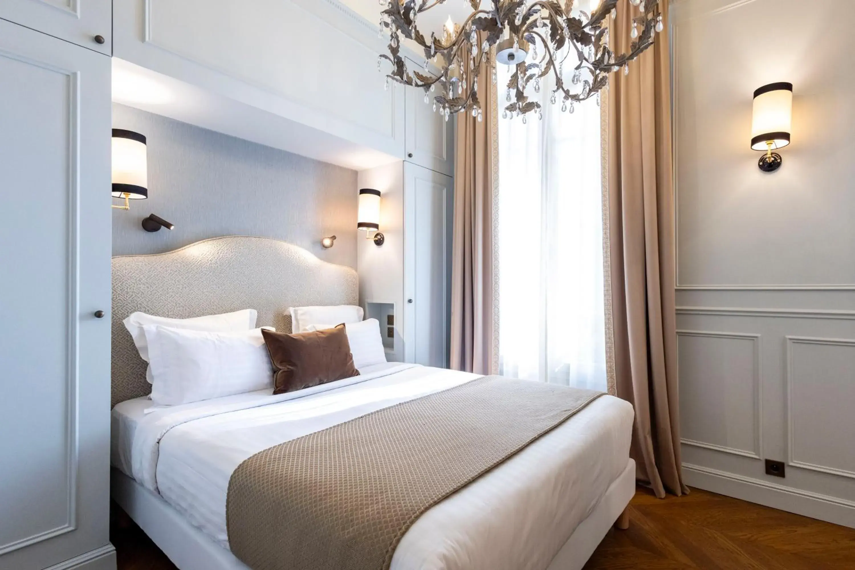 Bed in Hotel Residence Foch Bed in Hotel Residence Foch