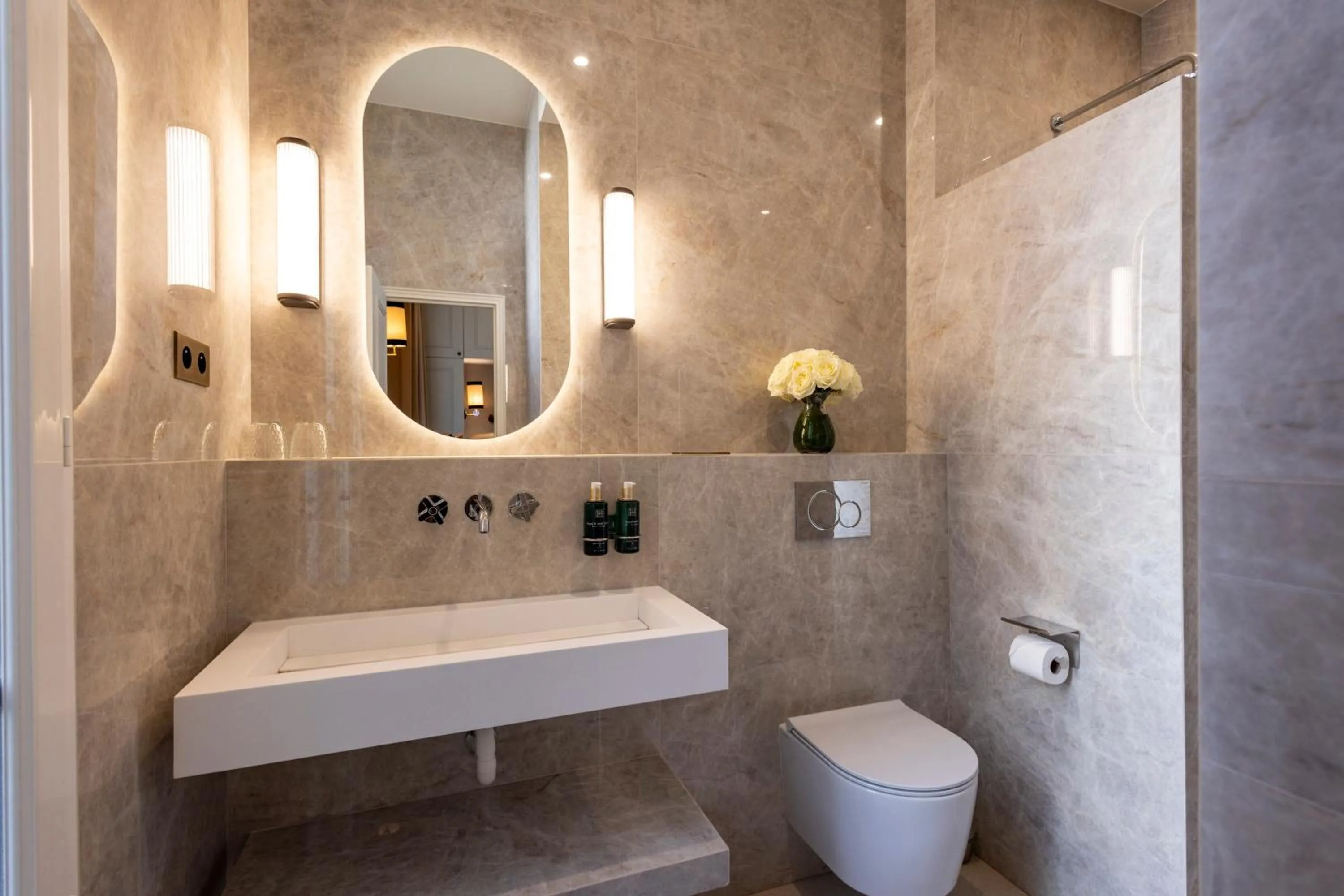 Shower in Hotel Residence Foch