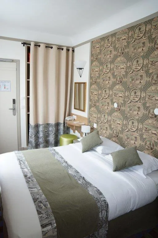 Bed in Hotel Residence Foch