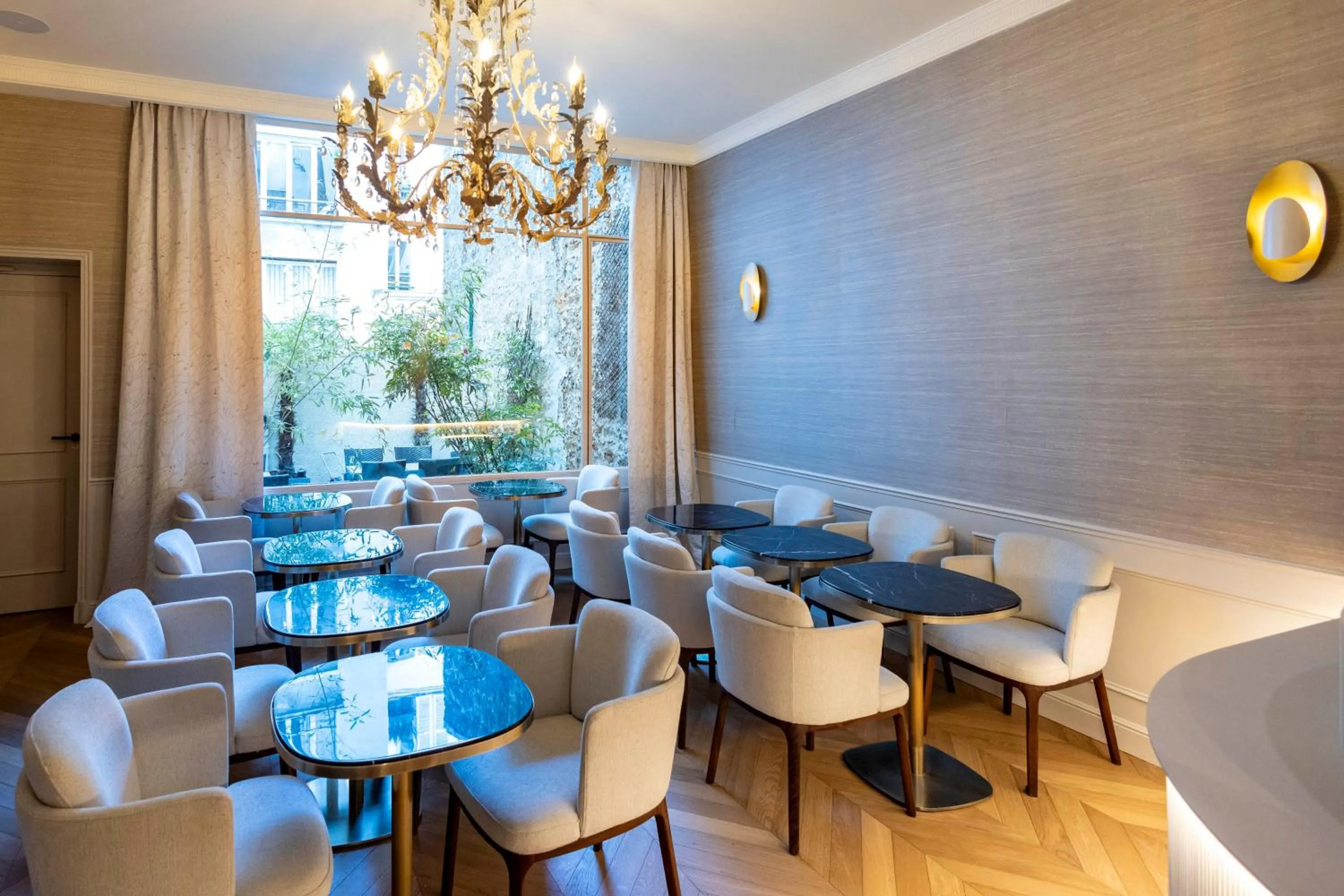 Restaurant/places to eat in Hotel Residence Foch