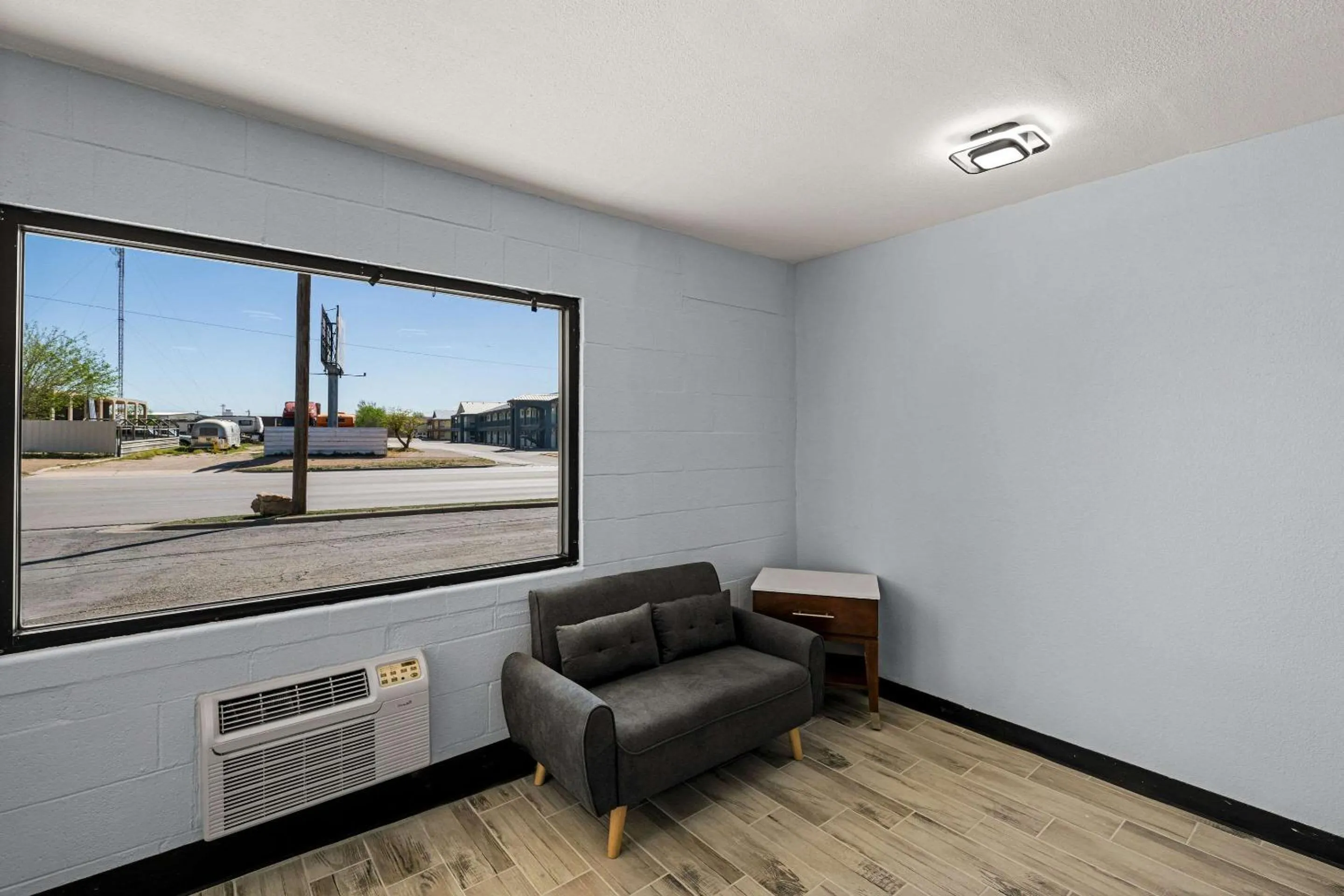 Lobby or reception in Rodeway Inn Midland South