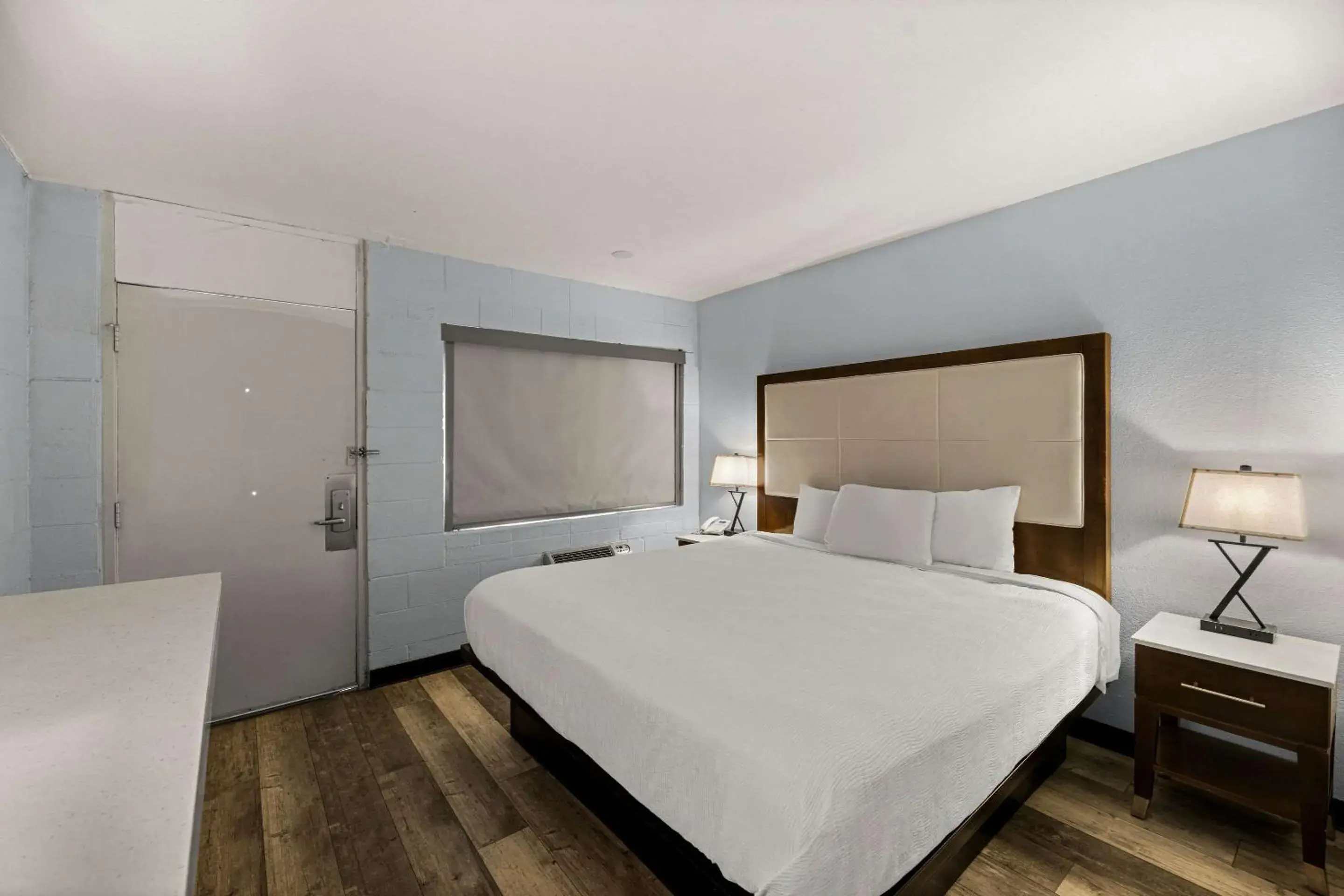 Bedroom, Bed in Rodeway Inn Midland South Bedroom, Bed in Rodeway Inn Midland South