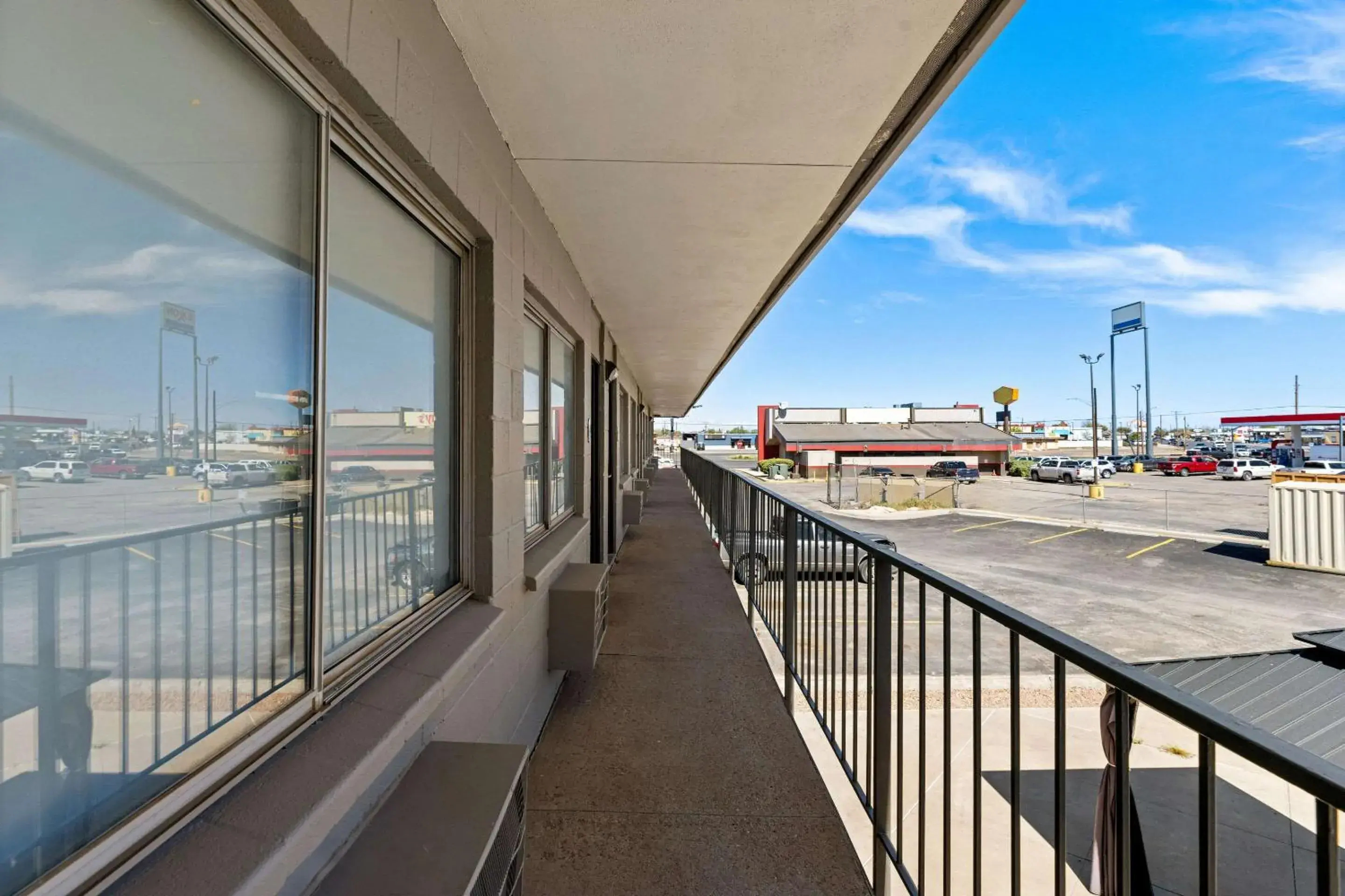 Property building in Rodeway Inn Midland South Property building in Rodeway Inn Midland South