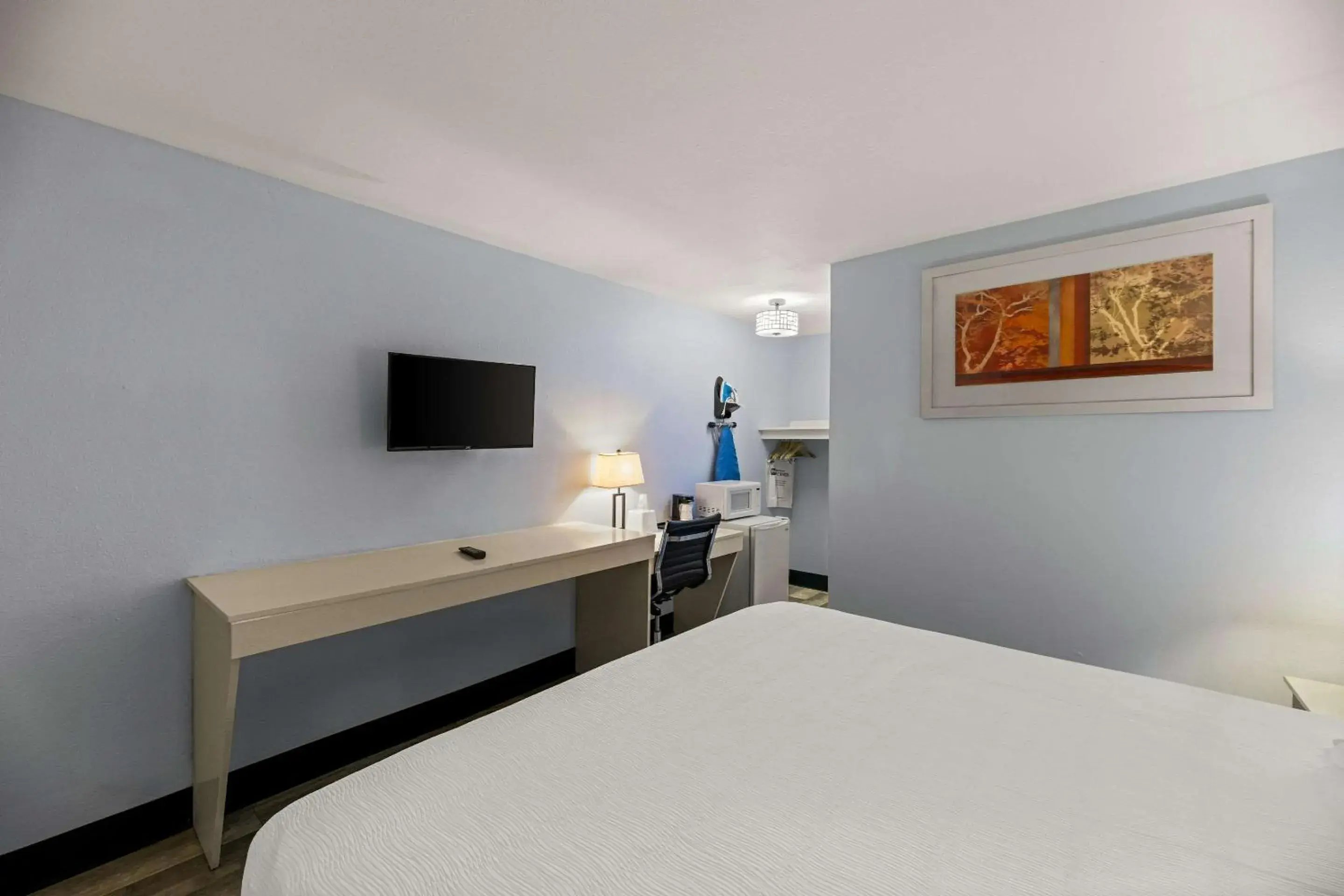 Bedroom, Bed in Rodeway Inn Midland South Bedroom, Bed in Rodeway Inn Midland South