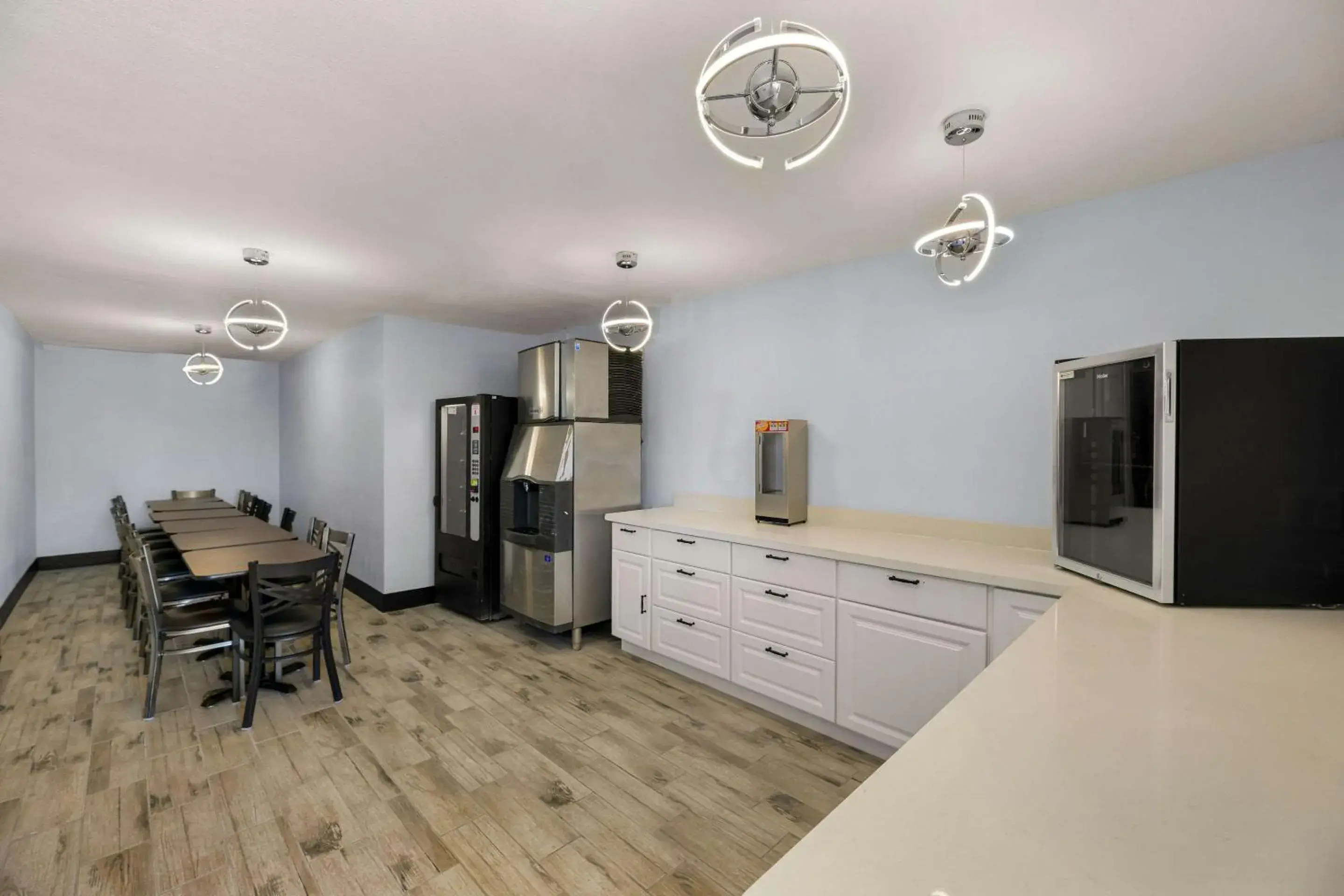 Breakfast in Rodeway Inn Midland South Breakfast in Rodeway Inn Midland South