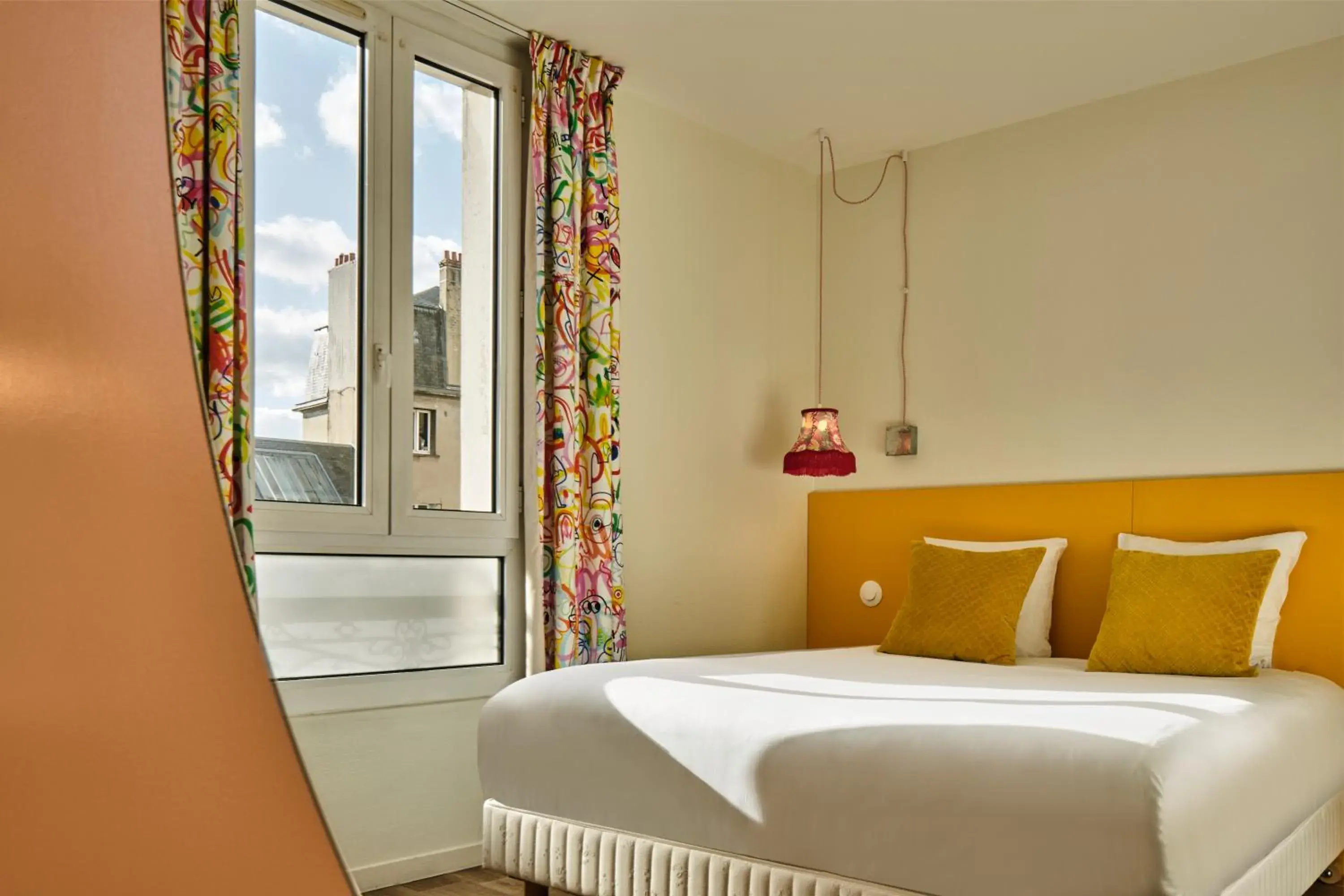 Bed in The Originals City, Hôtel Artyster, Le Mans Centre Bed in The Originals City, Hôtel Artyster, Le Mans Centre