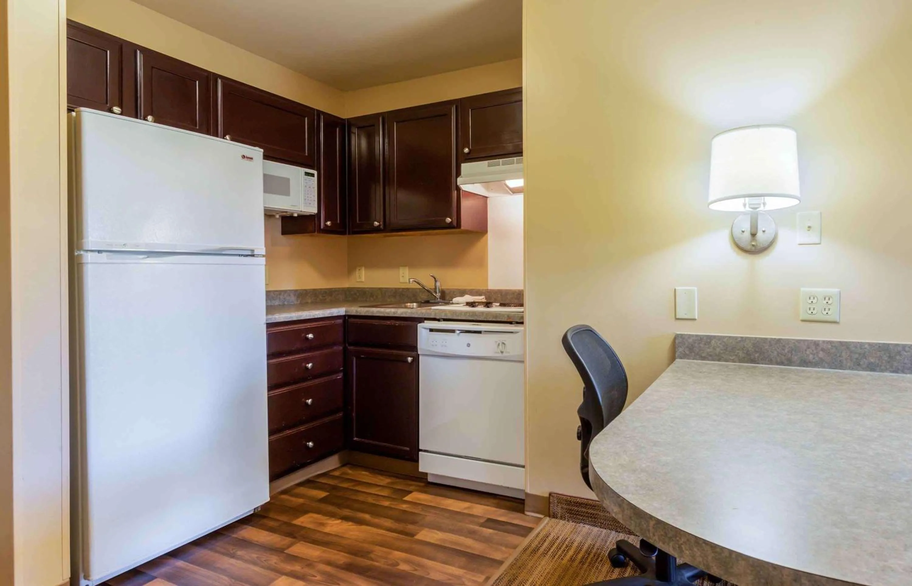 Kitchen or kitchenette in Extended Stay America Suites - Columbia - Northwest Harbison