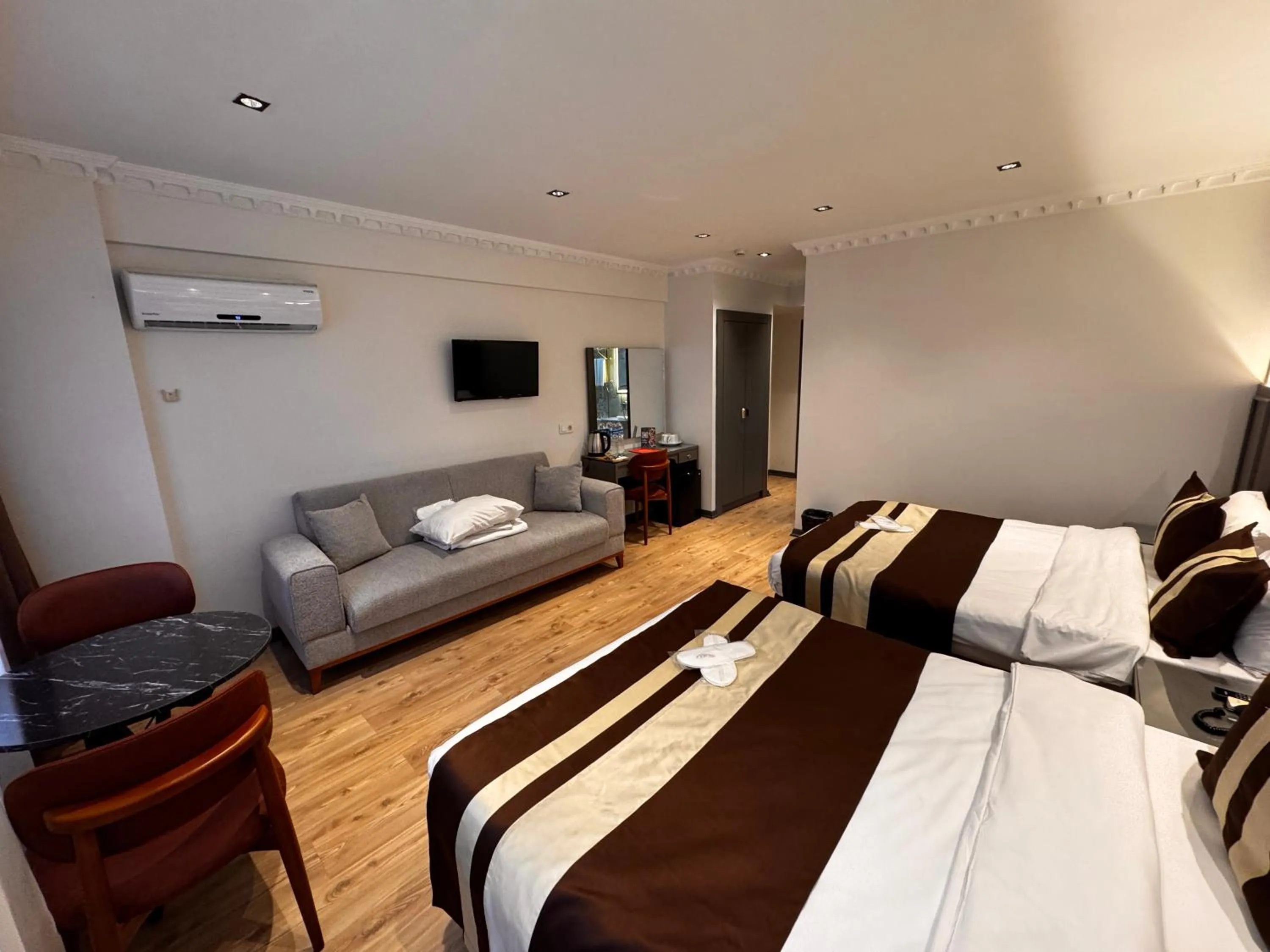 Photo of the whole room, Bed in The PeraPort Hotel