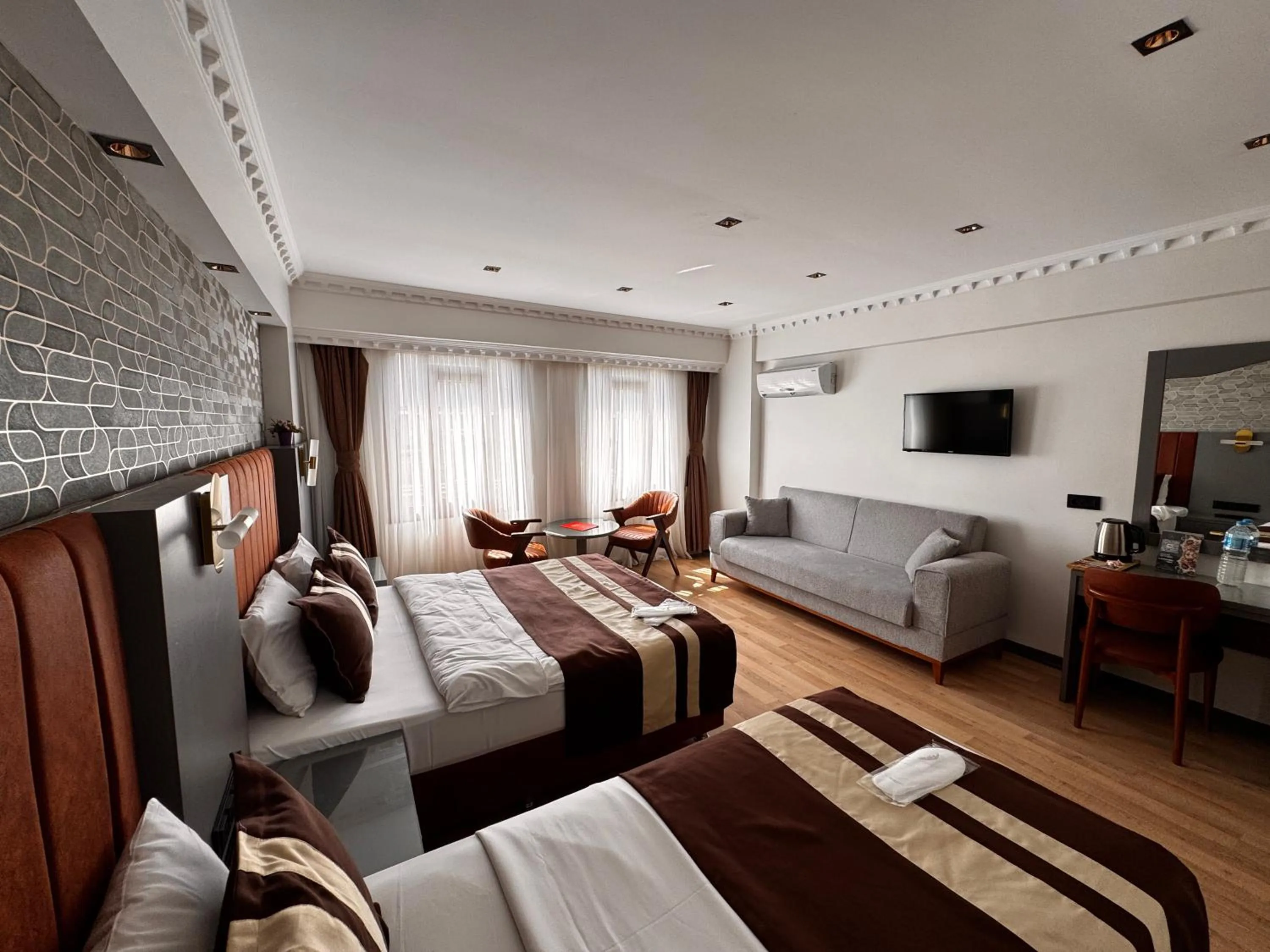 Photo of the whole room, Bed in The PeraPort Hotel