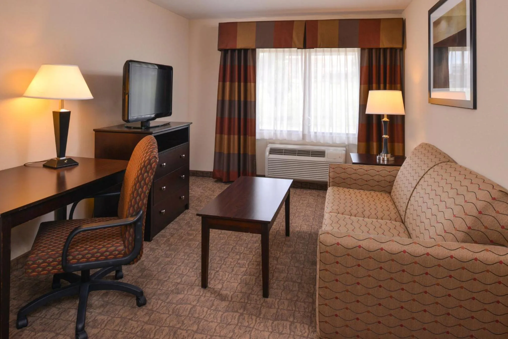 Photo of the whole room in Holiday Inn Express & Suites Bridgeport by IHG