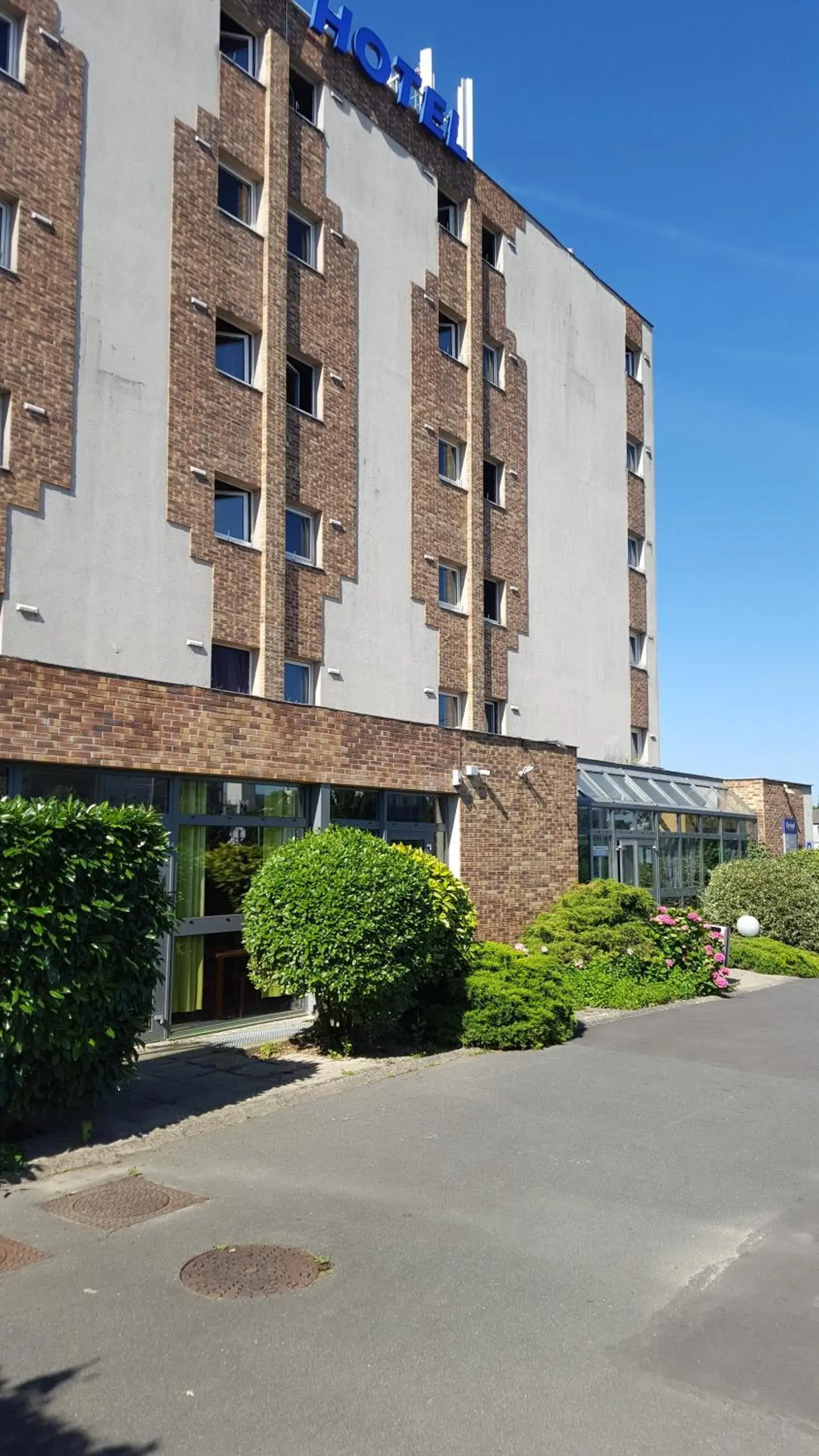 Facade/entrance in Ibis Budget Fresnes Orly Facade/entrance in Ibis Budget Fresnes Orly