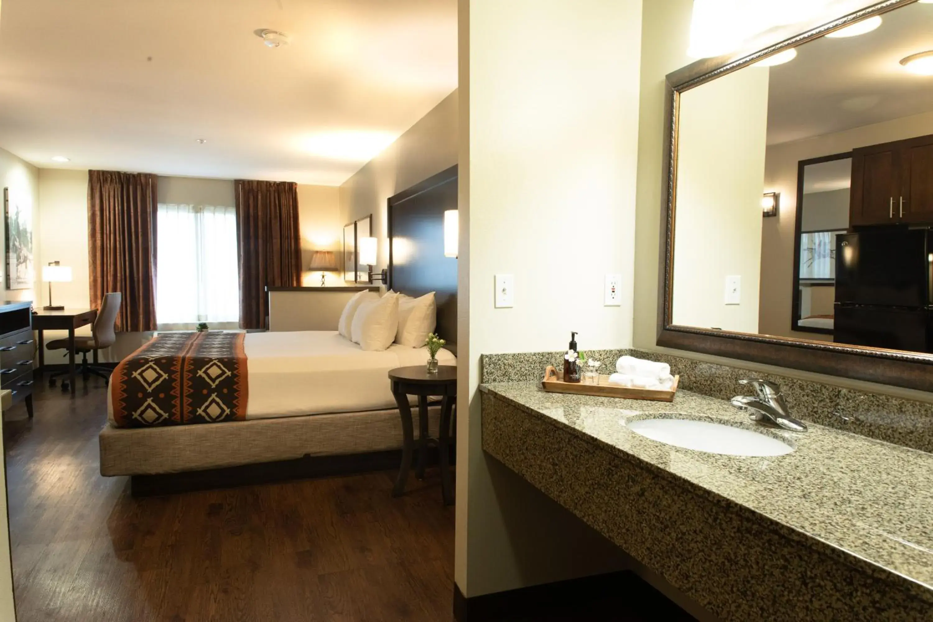 Extended Stay King Suite Kitchenette Sleeper Sofa in Oxford Suites Pendleton Extended Stay King Suite Kitchenette Sleeper Sofa in Oxford Suites Pendleton