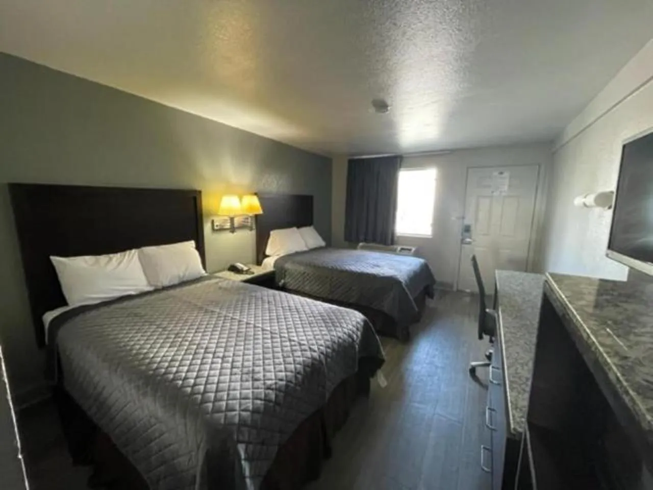 Bed in Western Inn Marietta