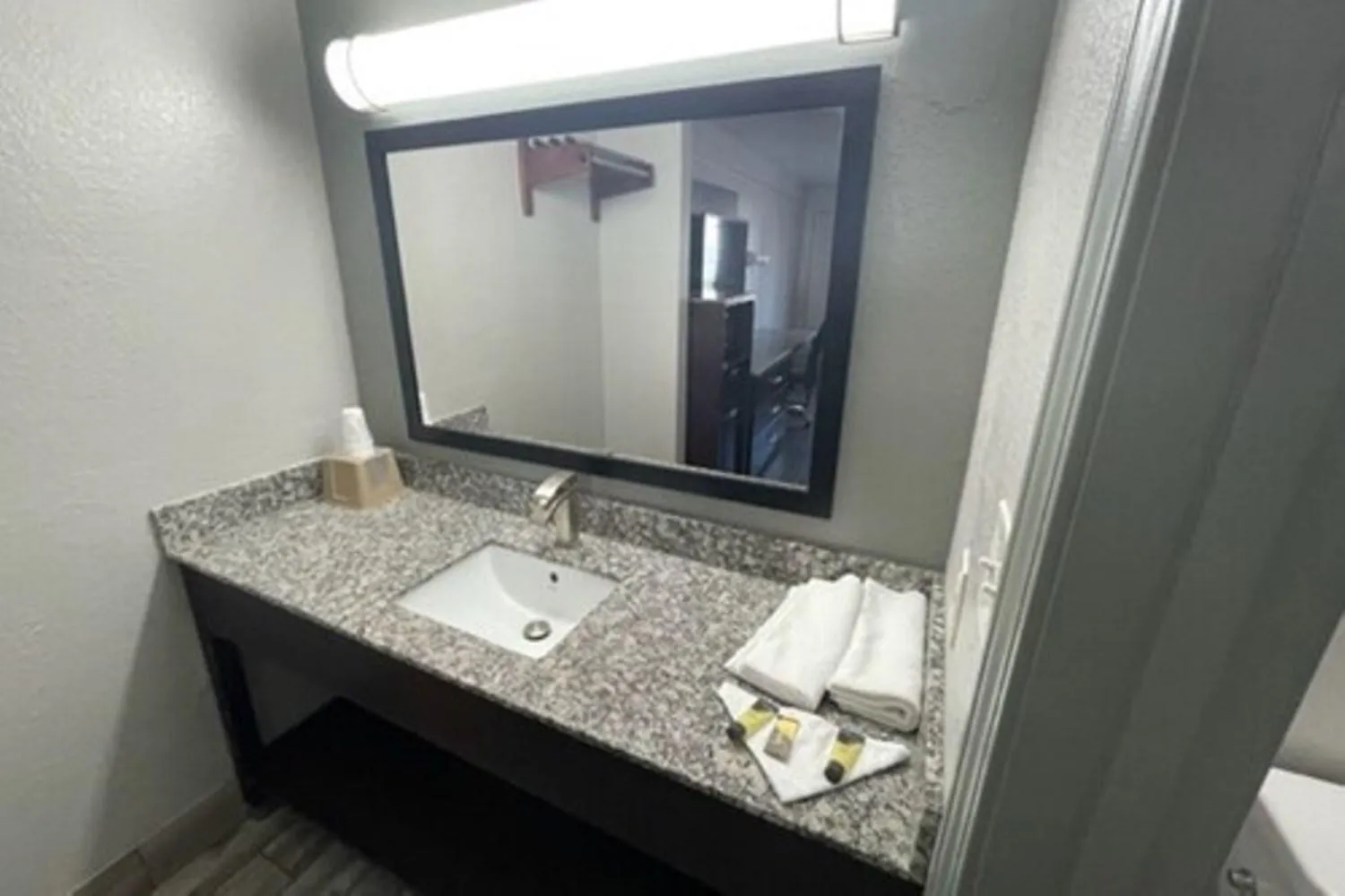 Bathroom in Western Inn Marietta