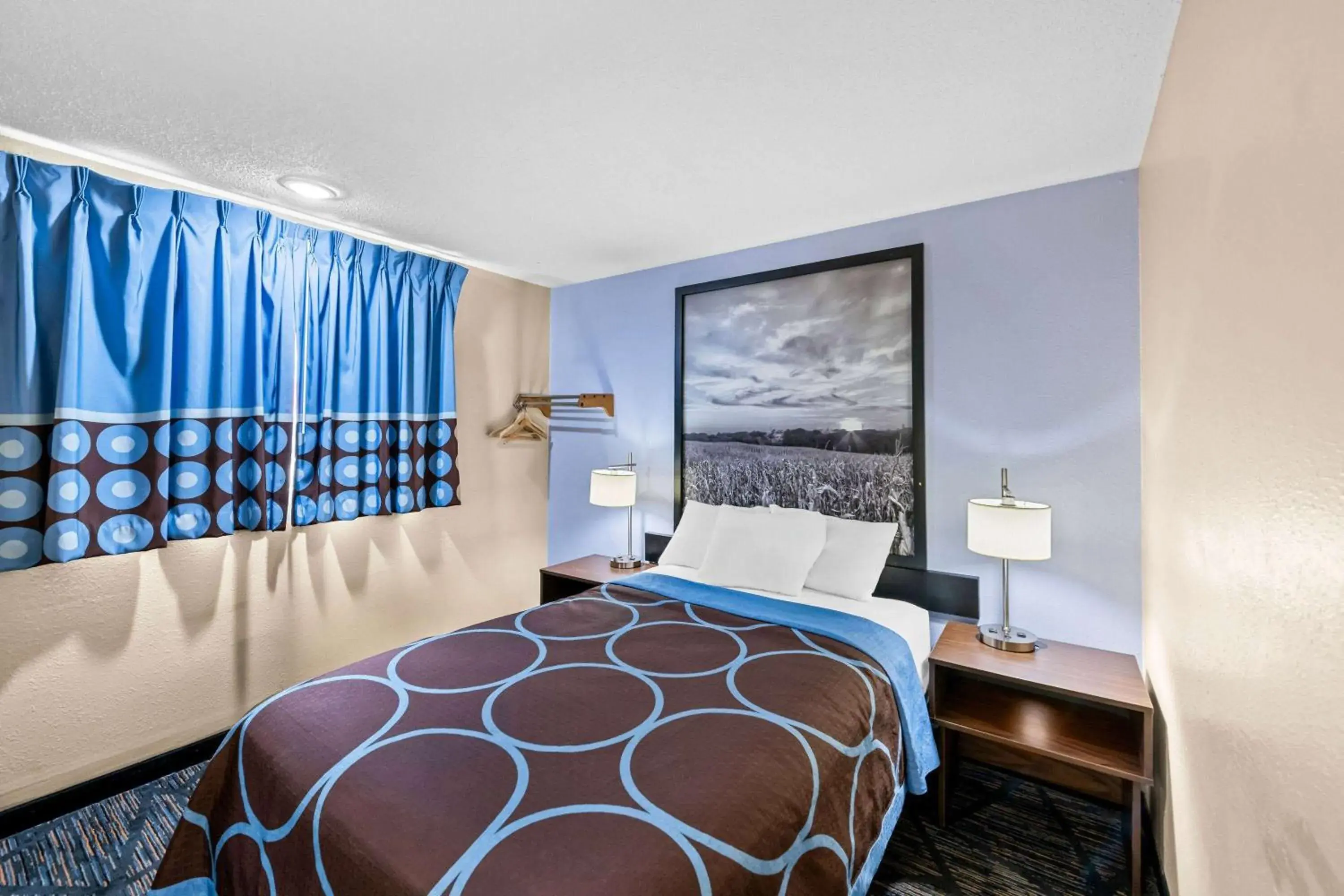 Bed in Super 8 by Wyndham Council Bluffs IA Omaha NE Area Bed in Super 8 by Wyndham Council Bluffs IA Omaha NE Area