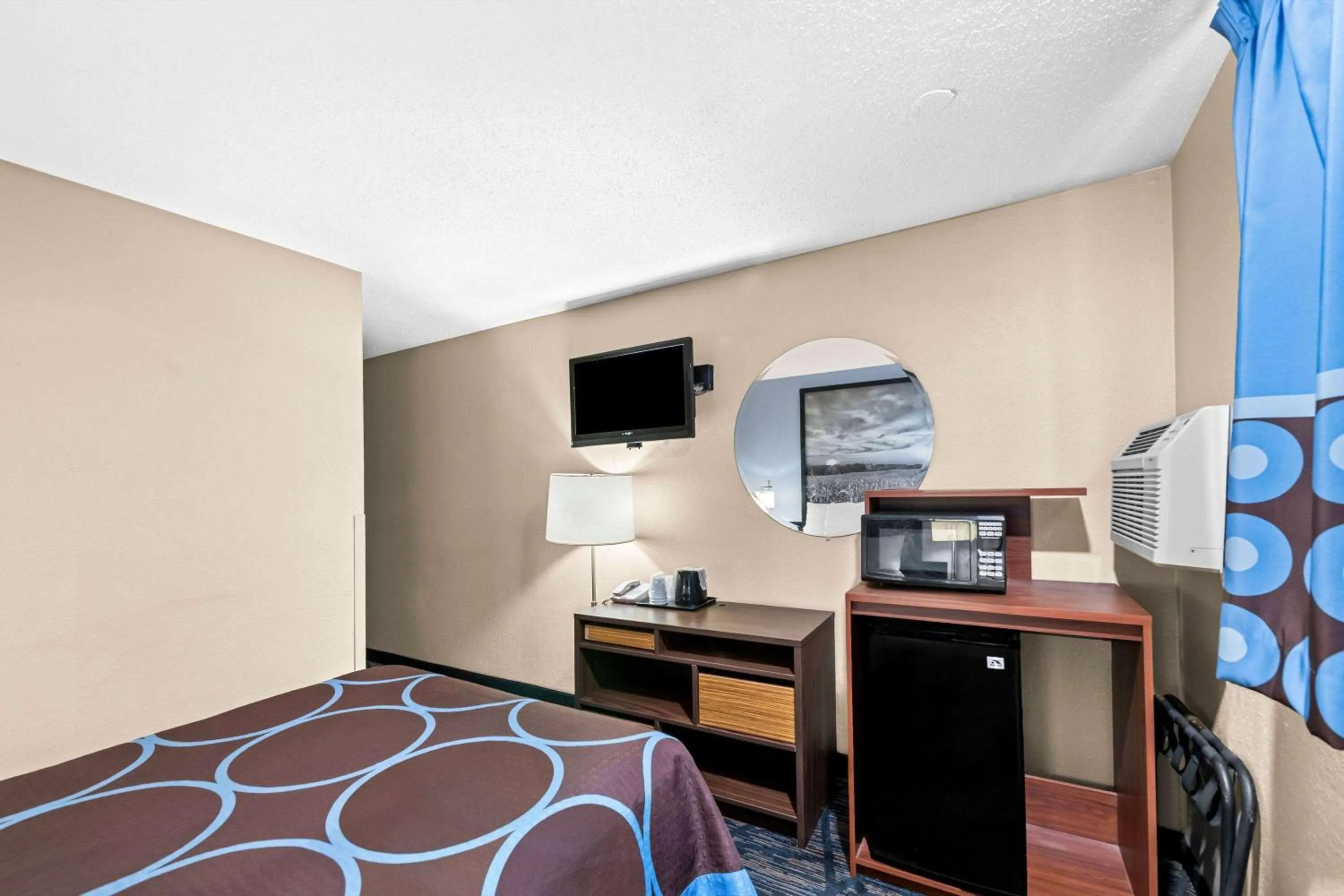 Bed in Super 8 by Wyndham Council Bluffs IA Omaha NE Area