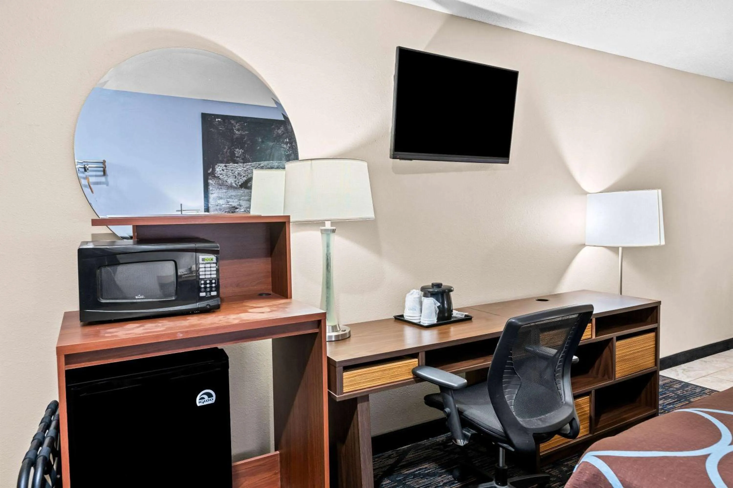 Bed in Super 8 by Wyndham Council Bluffs IA Omaha NE Area