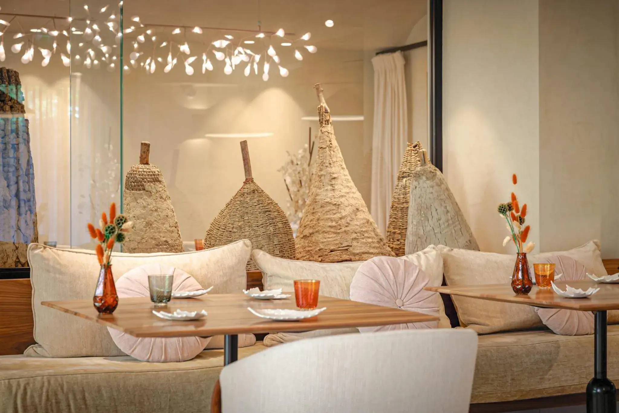 Restaurant/places to eat in Les Etangs de Corot Restaurant/places to eat in Les Etangs de Corot
