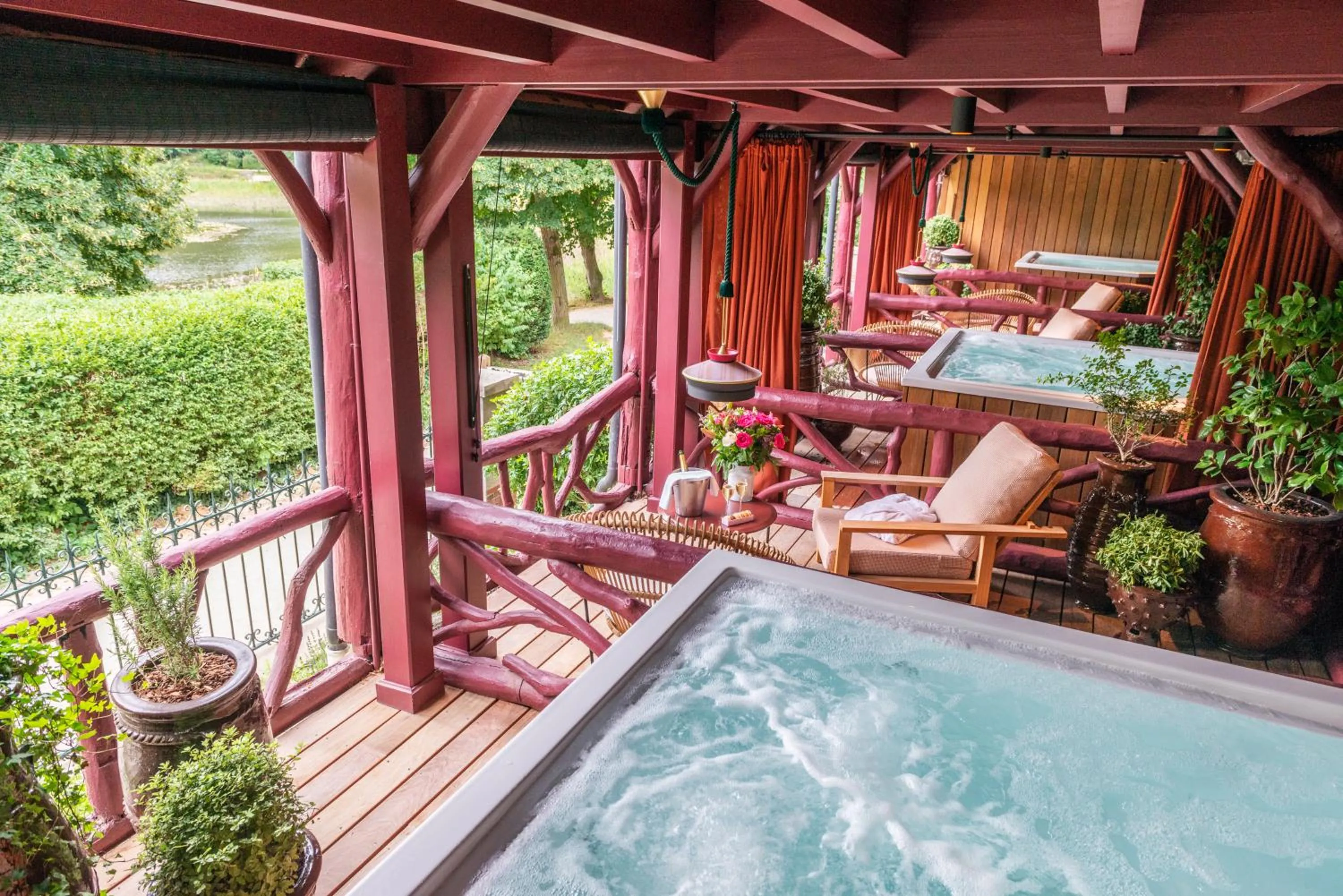 Hot Tub in Les Etangs de Corot