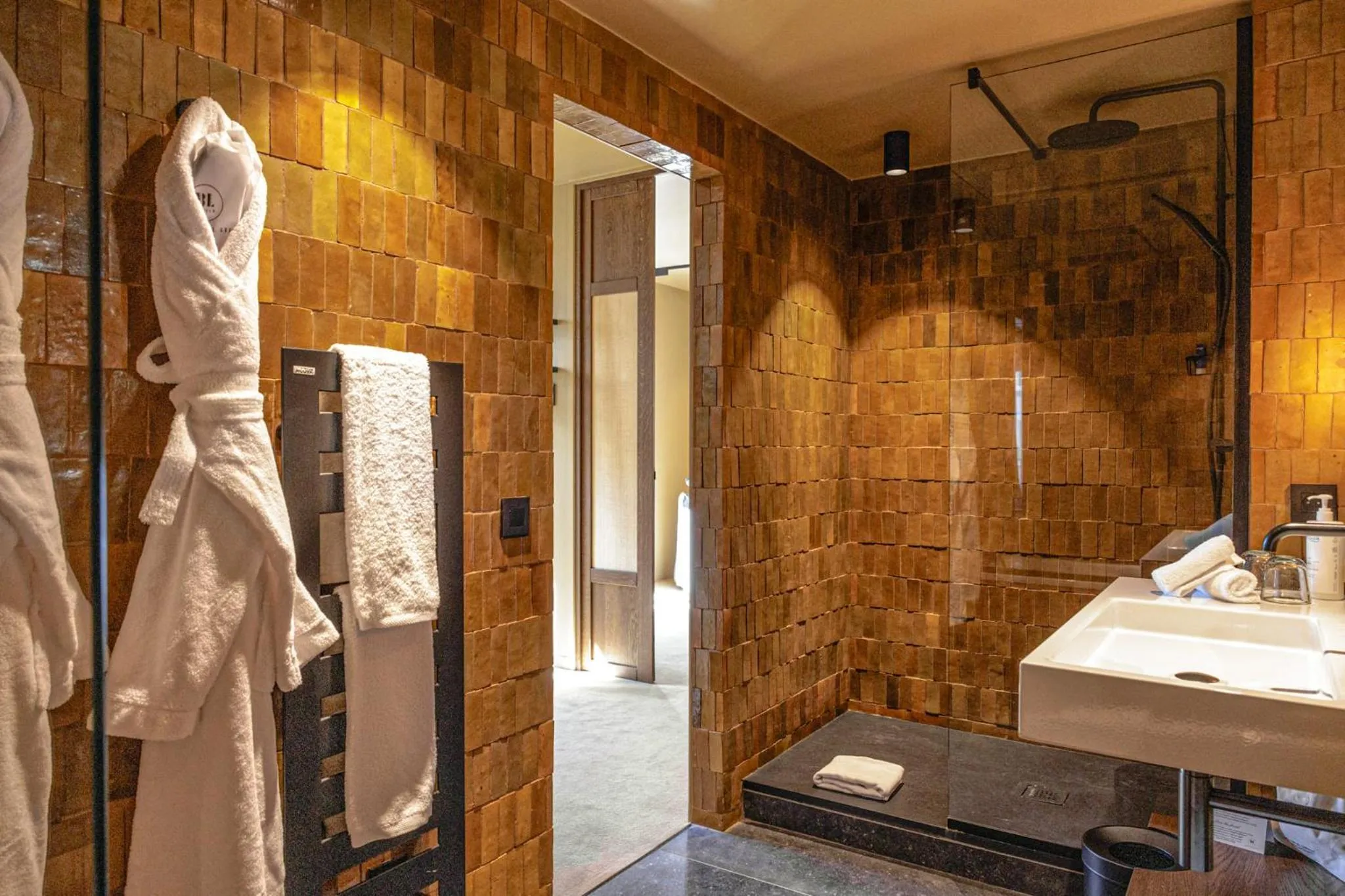 Bathroom in Les Etangs de Corot