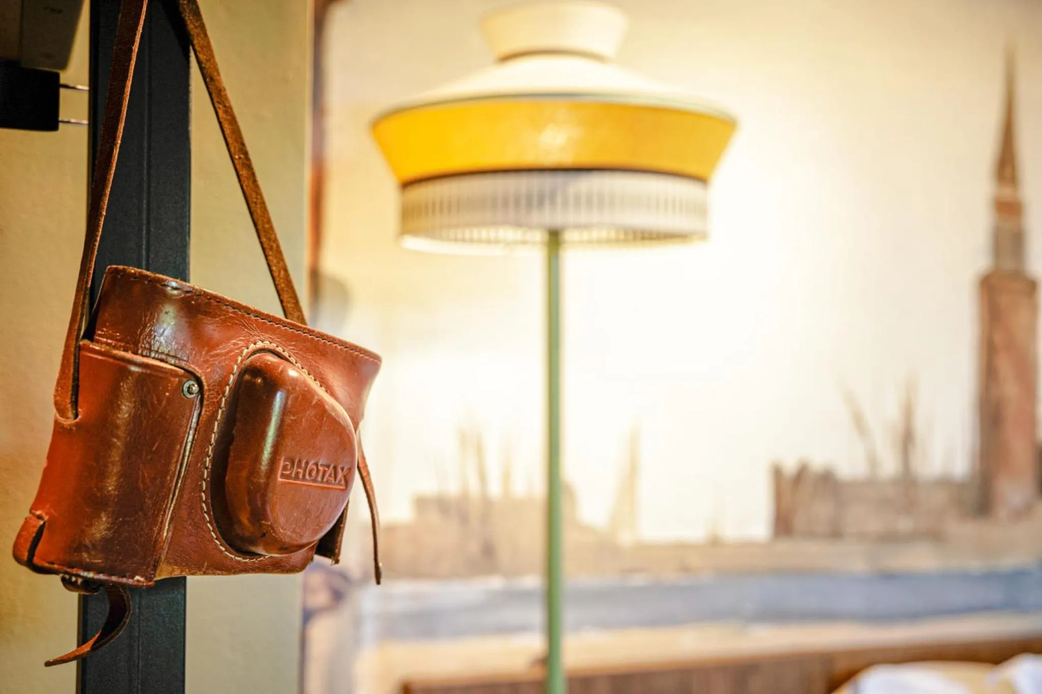 Decorative detail in Les Etangs de Corot