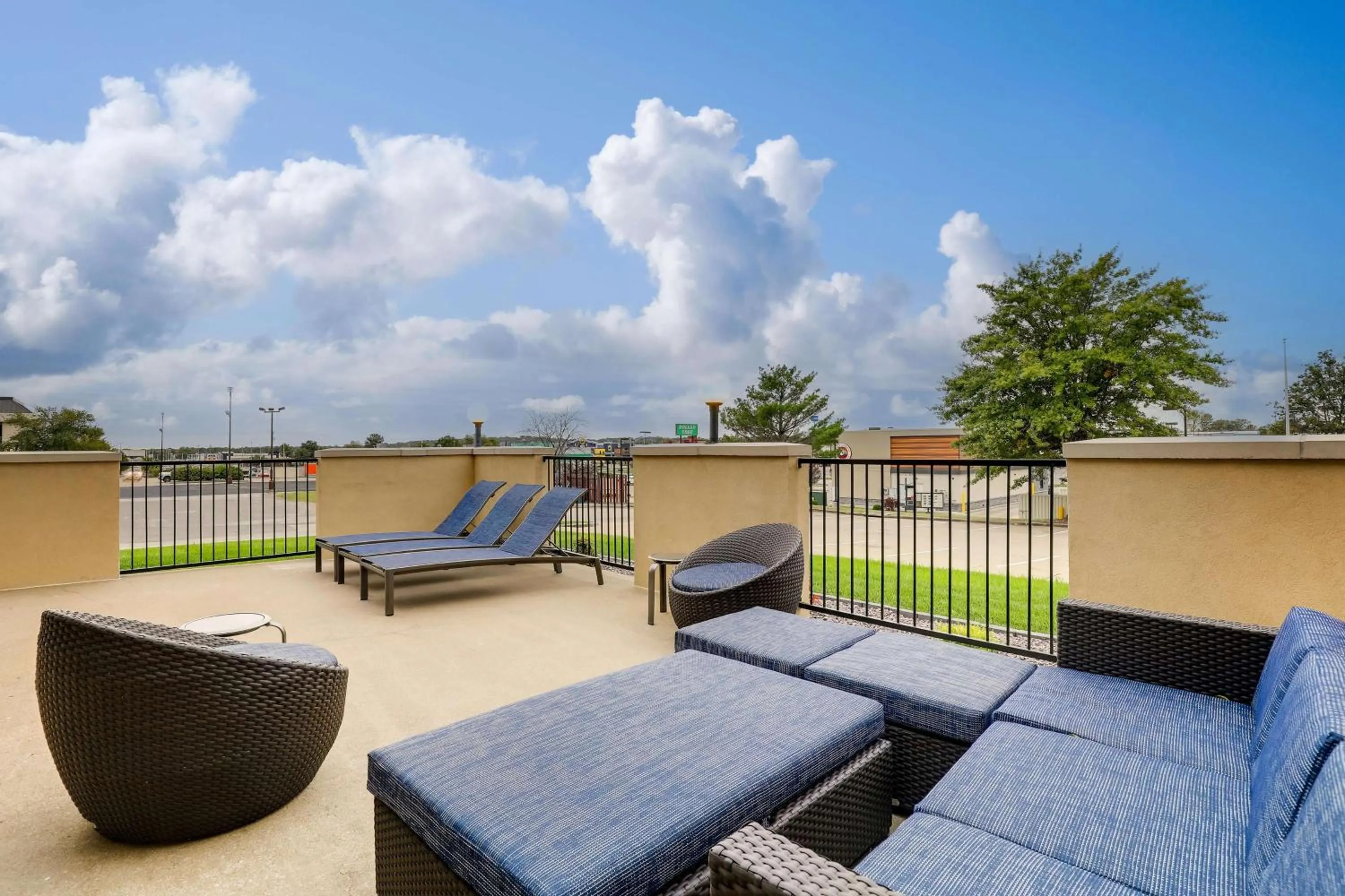 Property building in Drury Inn & Suites Cape Girardeau