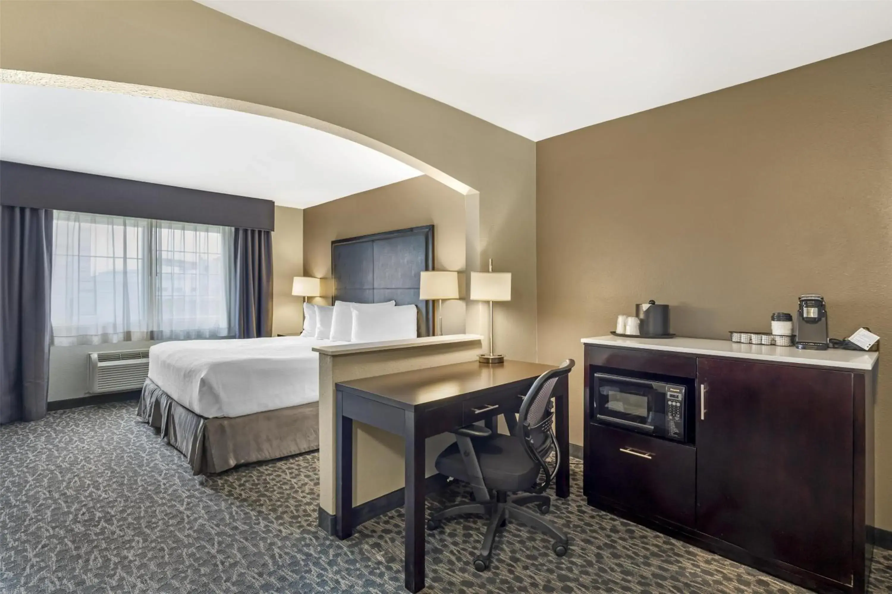 Bedroom, Bed in Best Western Plus Aberdeen Bedroom, Bed in Best Western Plus Aberdeen