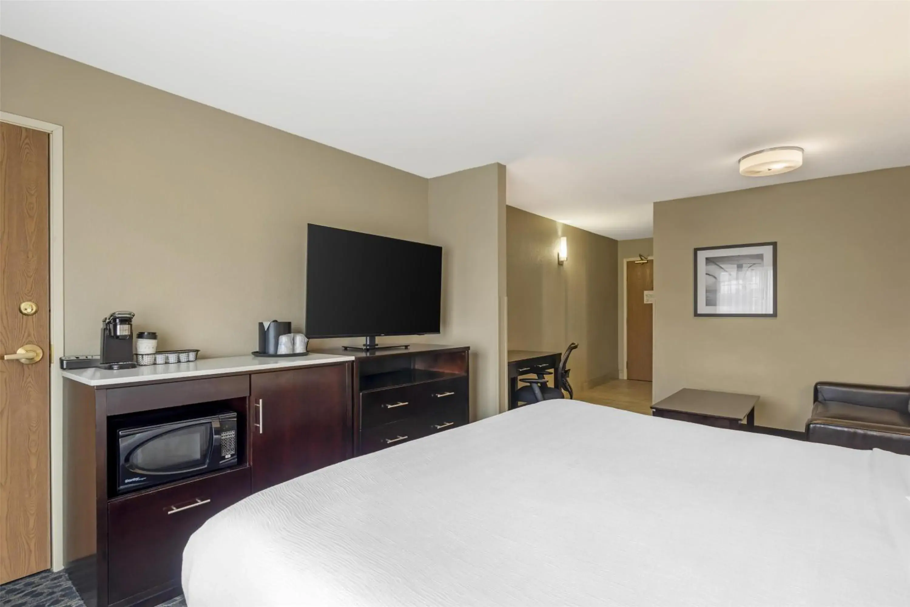 Bedroom, Bed in Best Western Plus Aberdeen Bedroom, Bed in Best Western Plus Aberdeen