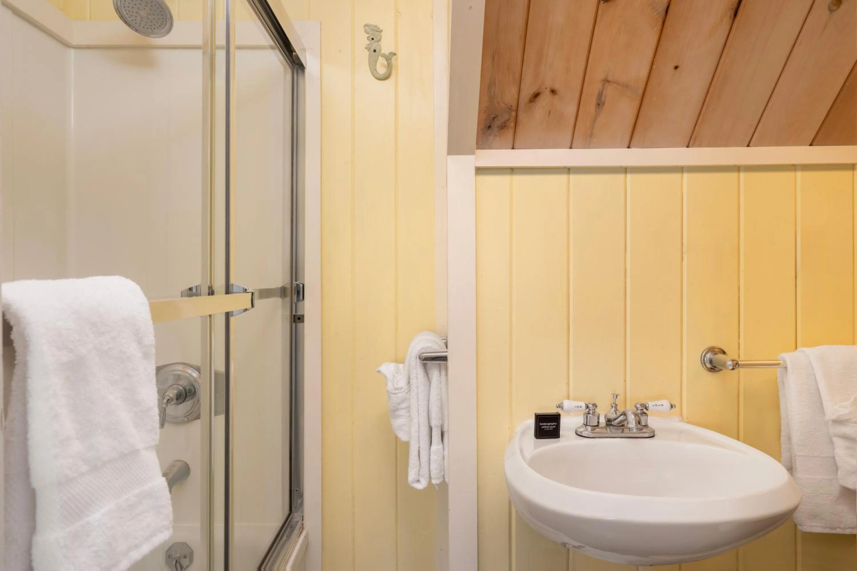 Spruce Point Inn Resort and Spa