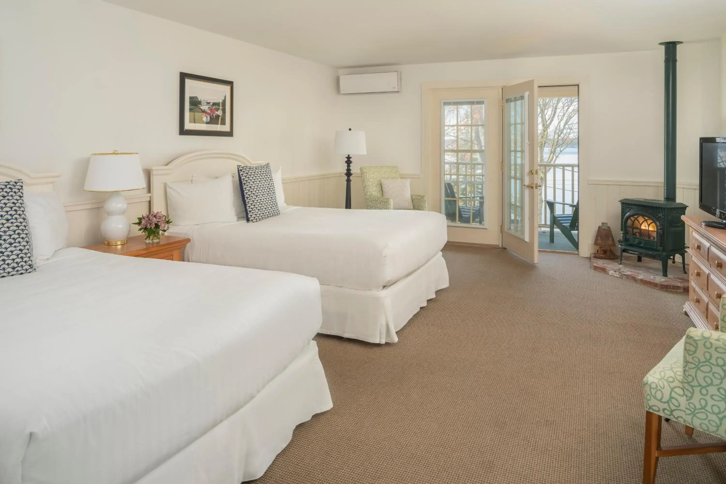 Partial Ocean View Room with Two Queen Beds in Spruce Point Inn Resort and Spa Partial Ocean View Room with Two Queen Beds in Spruce Point Inn Resort and Spa