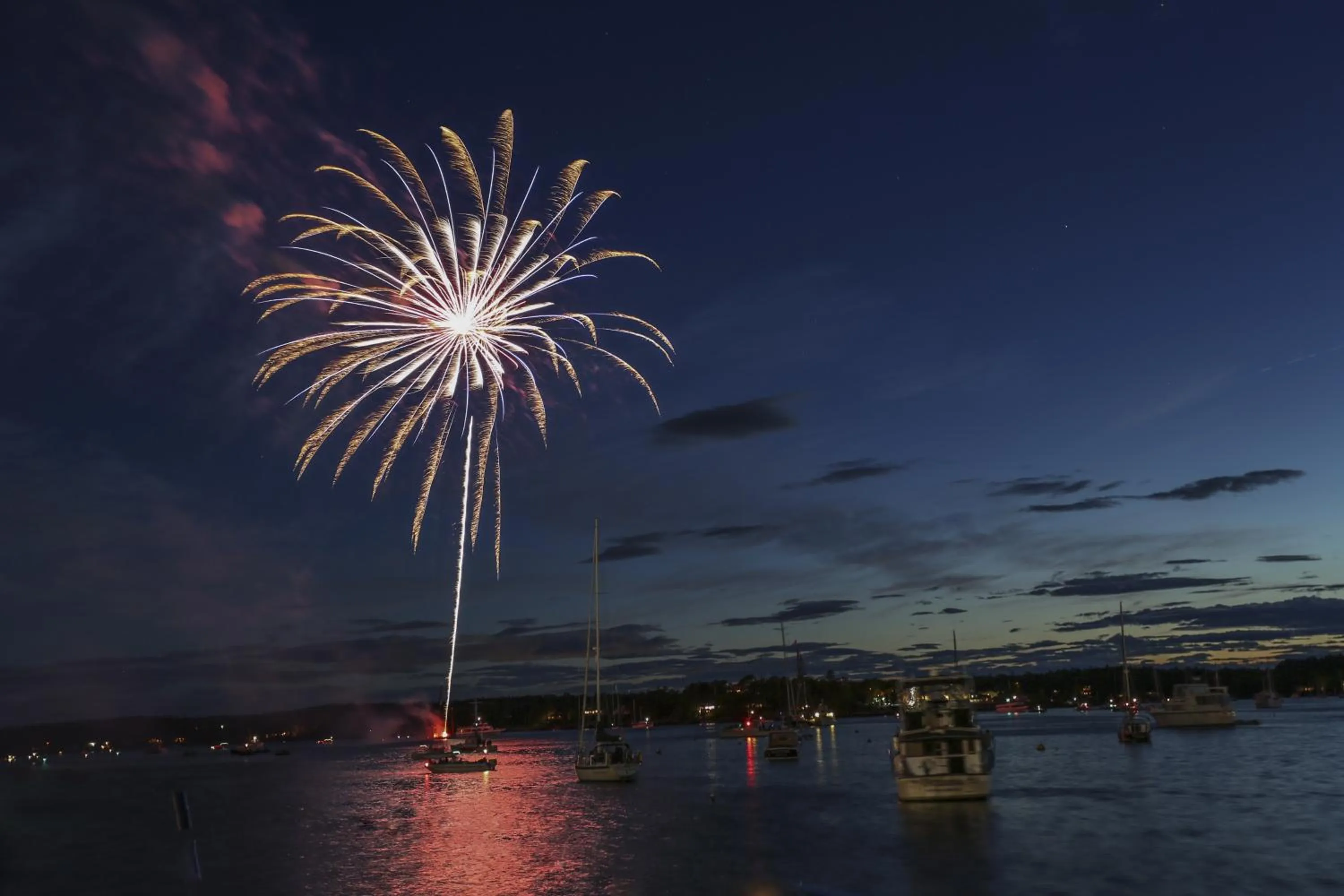 Facade/entrance in Spruce Point Inn Resort and Spa