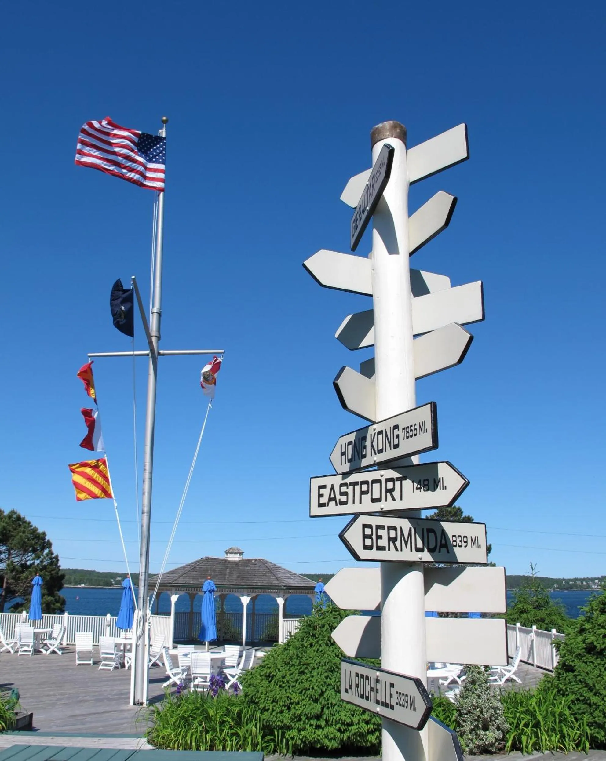 Facade/entrance in Spruce Point Inn Resort and Spa