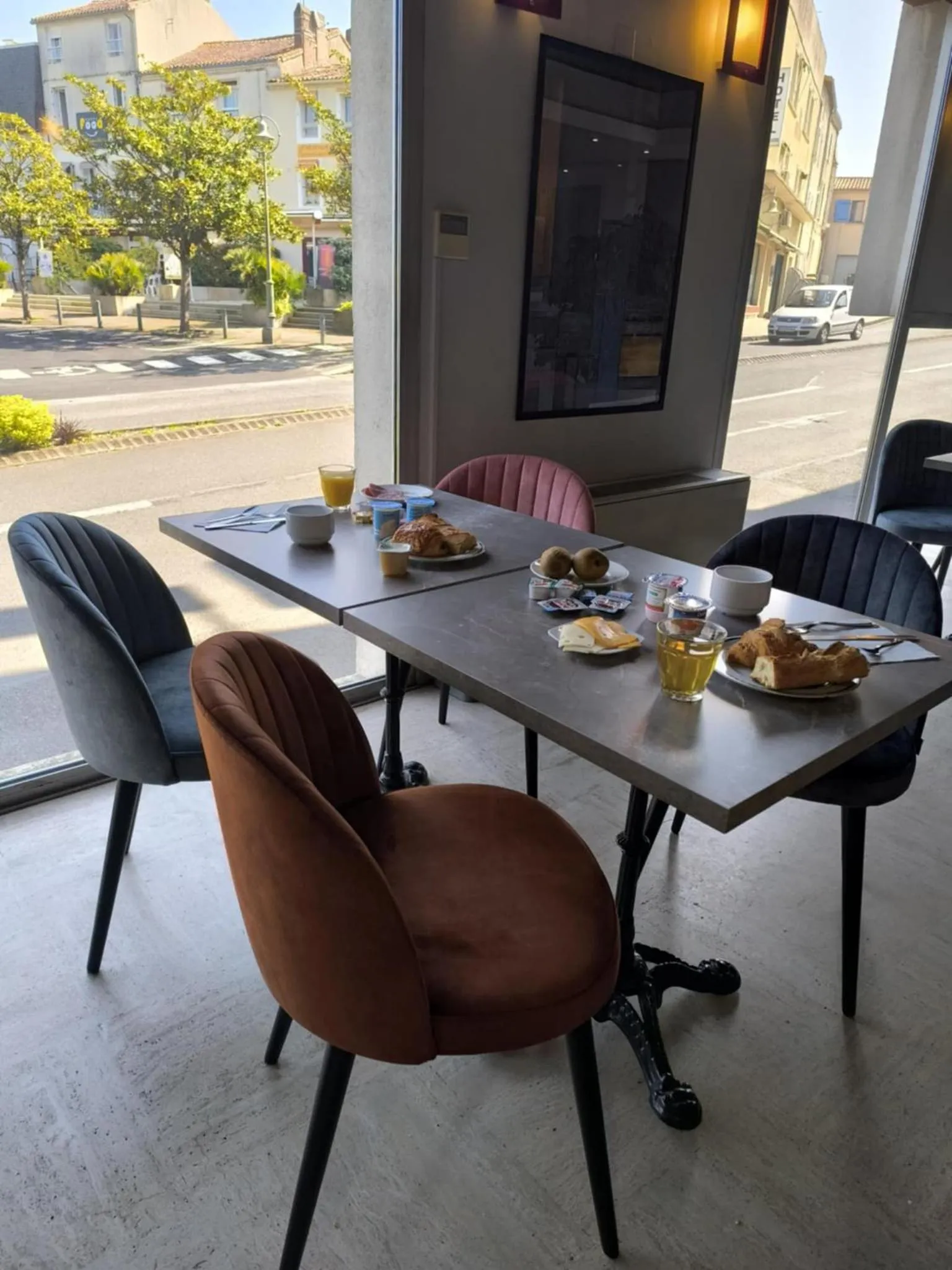 Continental breakfast in Hôtel Saint Jacques